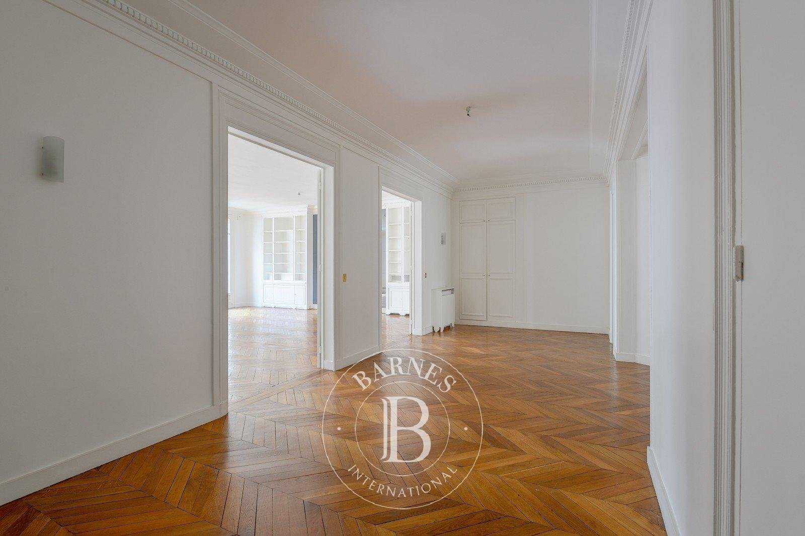 Appartement Paris 75008  -  ref 2767581 (picture 3)