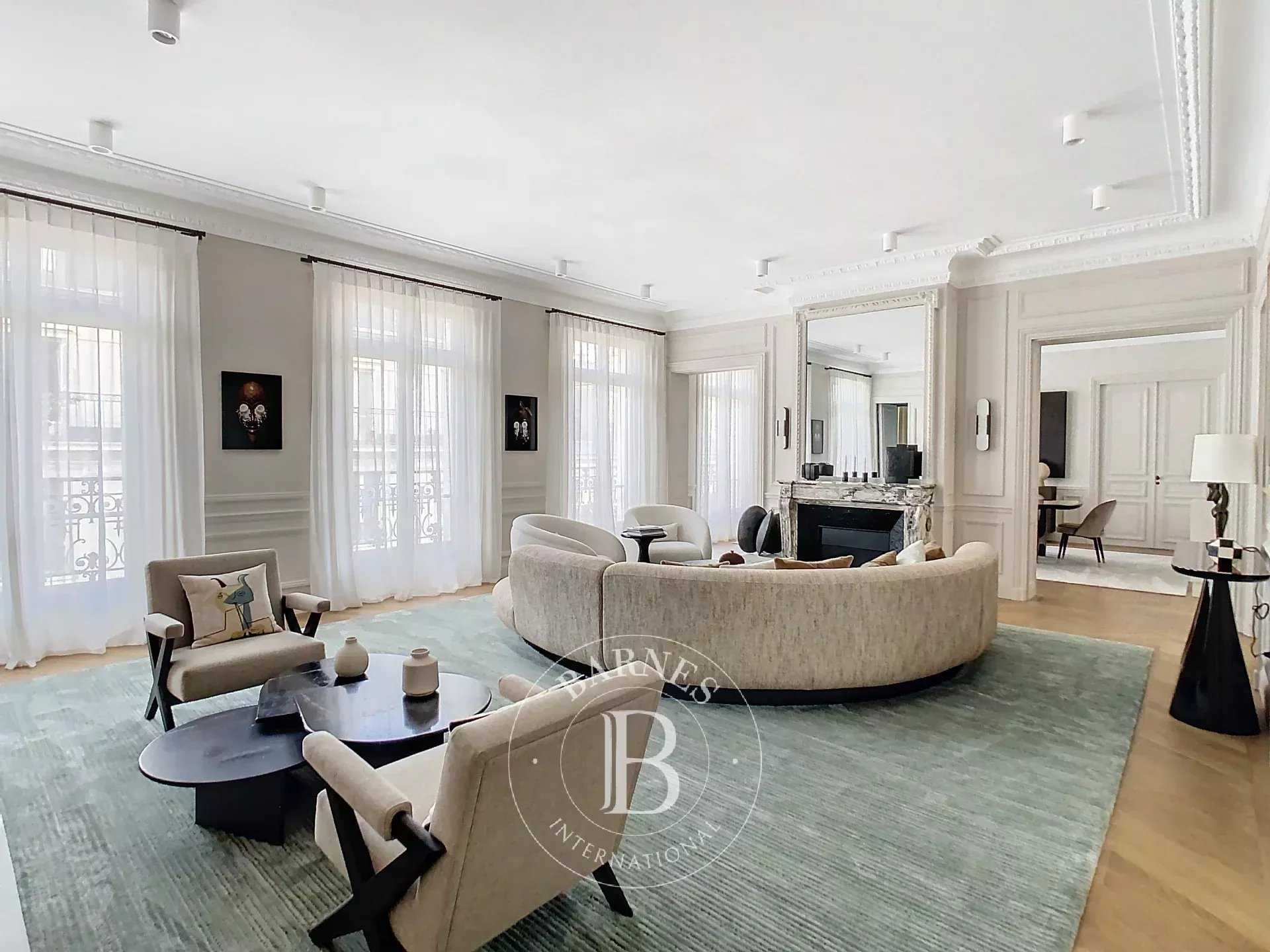 Paris  - Appartement 8 Pi&egrave;ces 5 Chambres