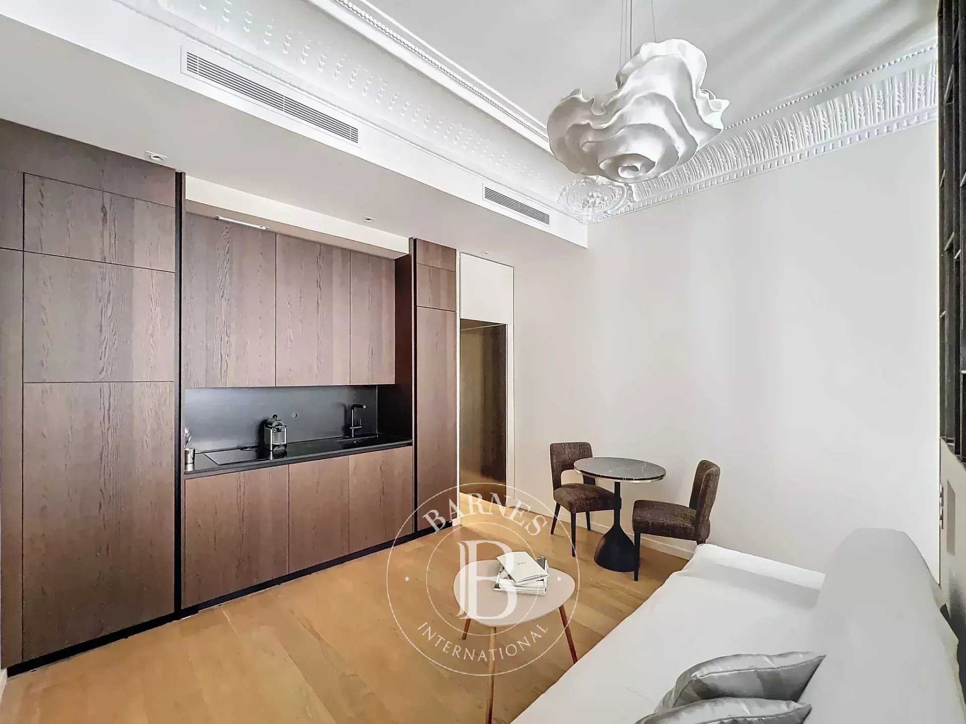 Appartement Paris 75008  -  ref 85671608 (picture 1)