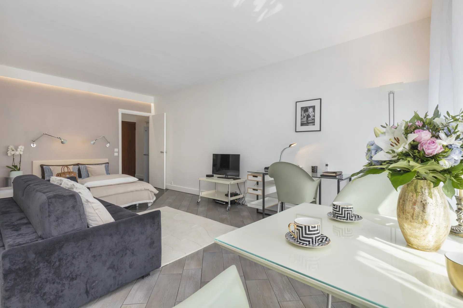 Apartment Paris 75008  -  ref 83014352 (picture 1)