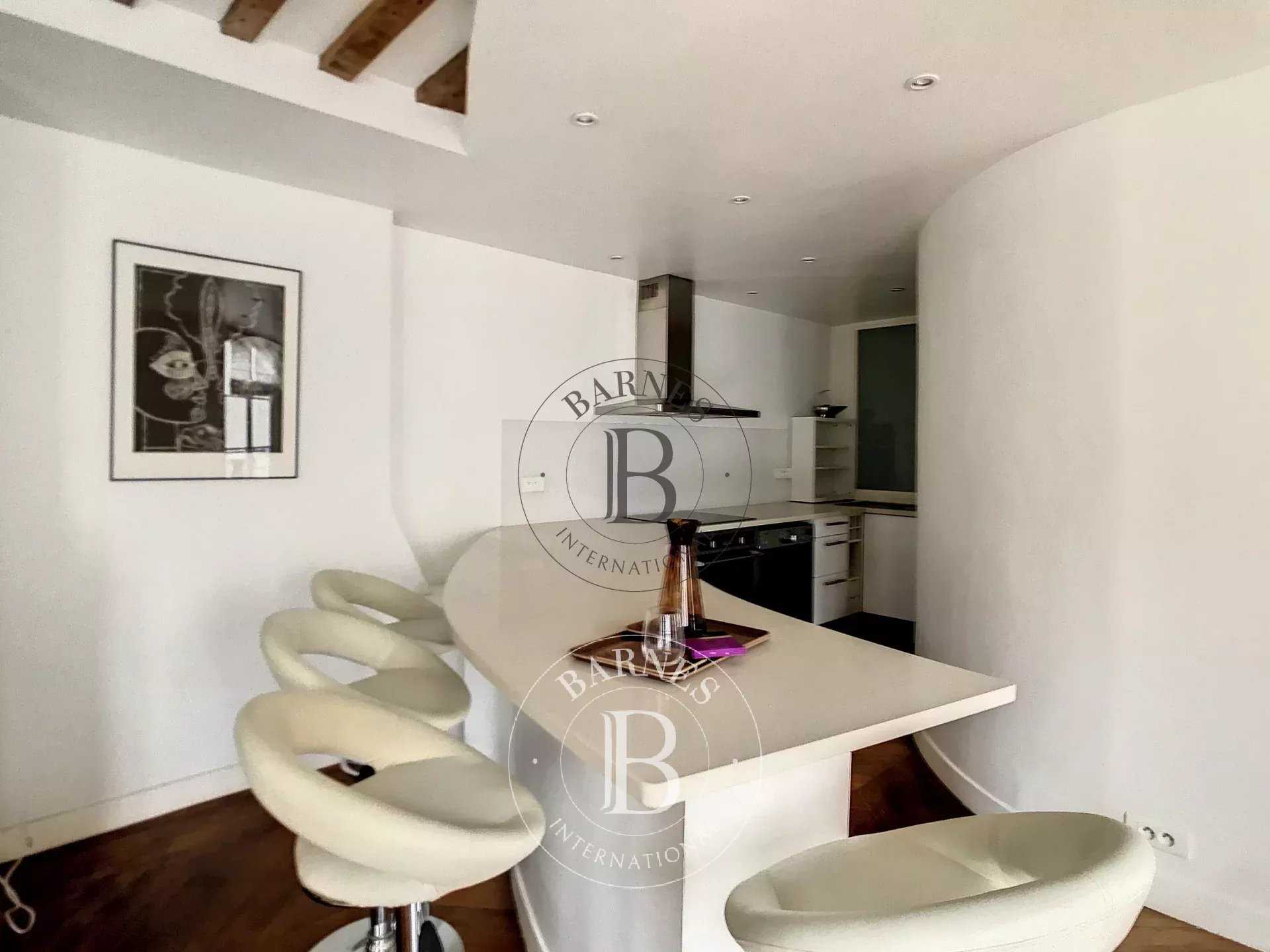 Appartement Paris 75001  -  ref 85674757 (picture 2)