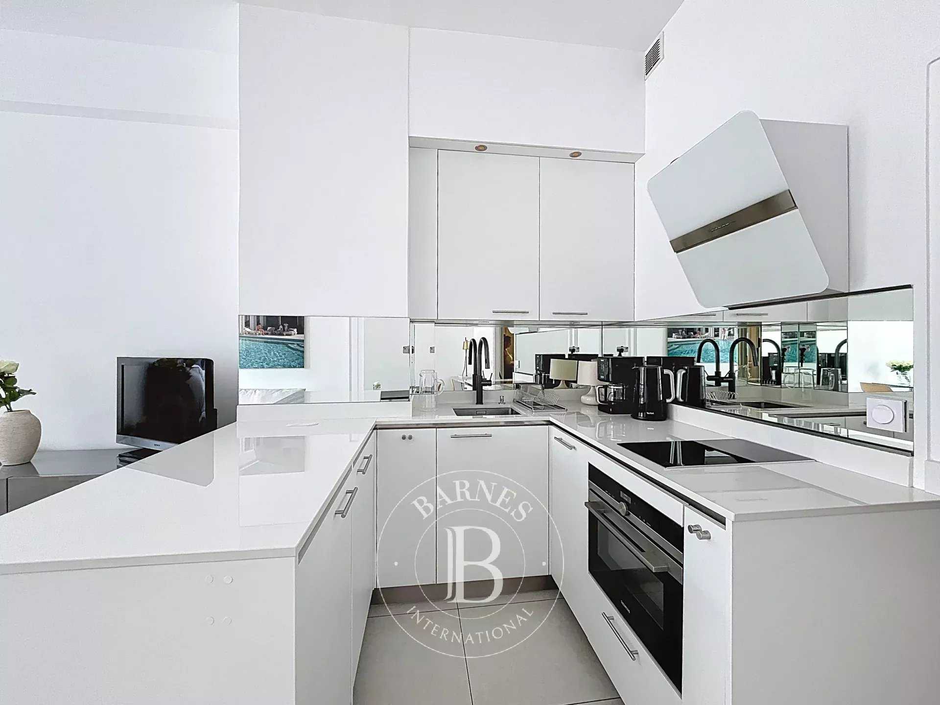 Appartement Paris 75008  -  ref 85942120 (picture 2)