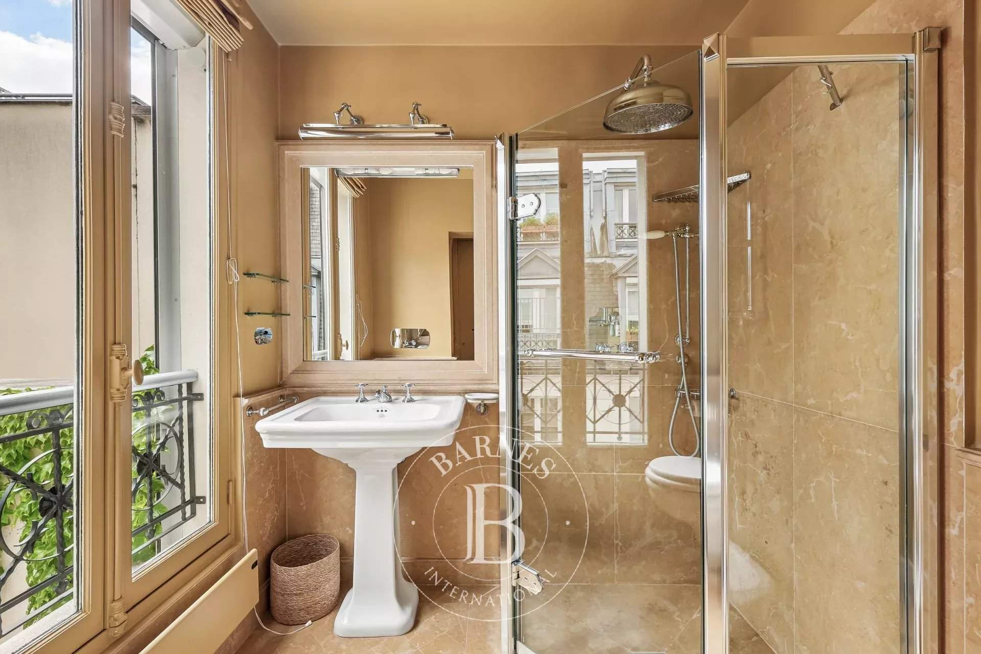 Paris  - Apartment 2 Bedrooms - picture 12