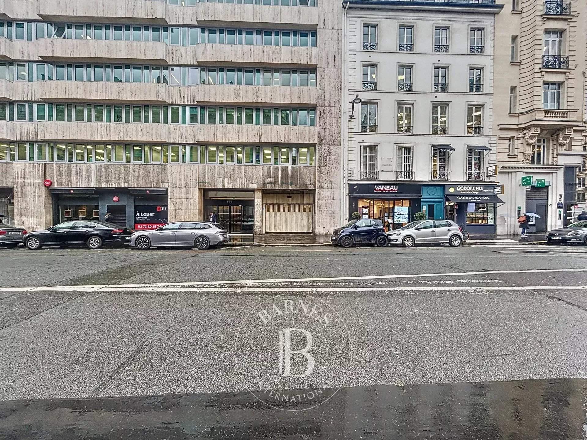 Paris  - Estacionamiento  - picture 1