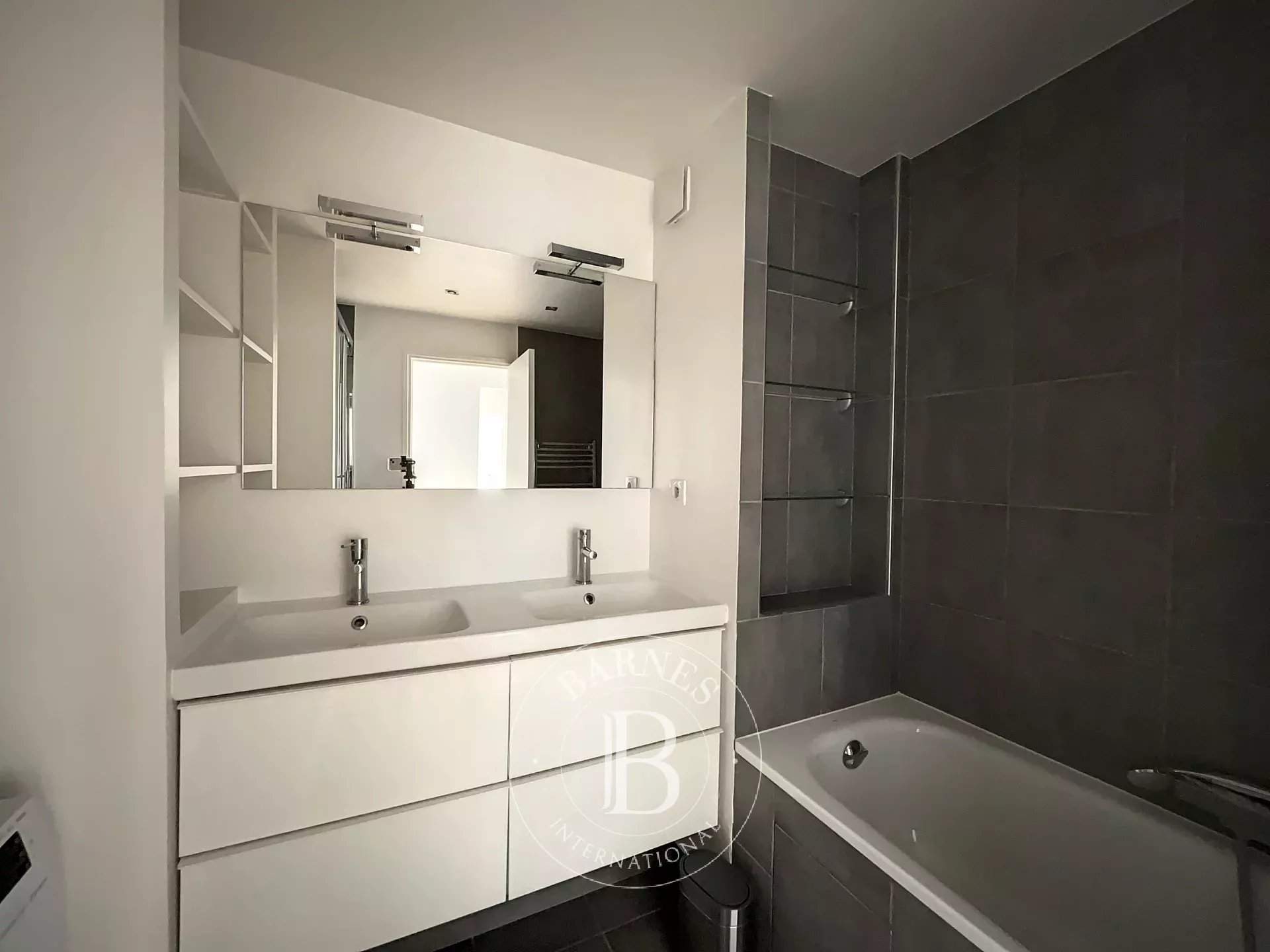 Paris  - Appartement 3 Pi&egrave;ces 2 Chambres - picture 7