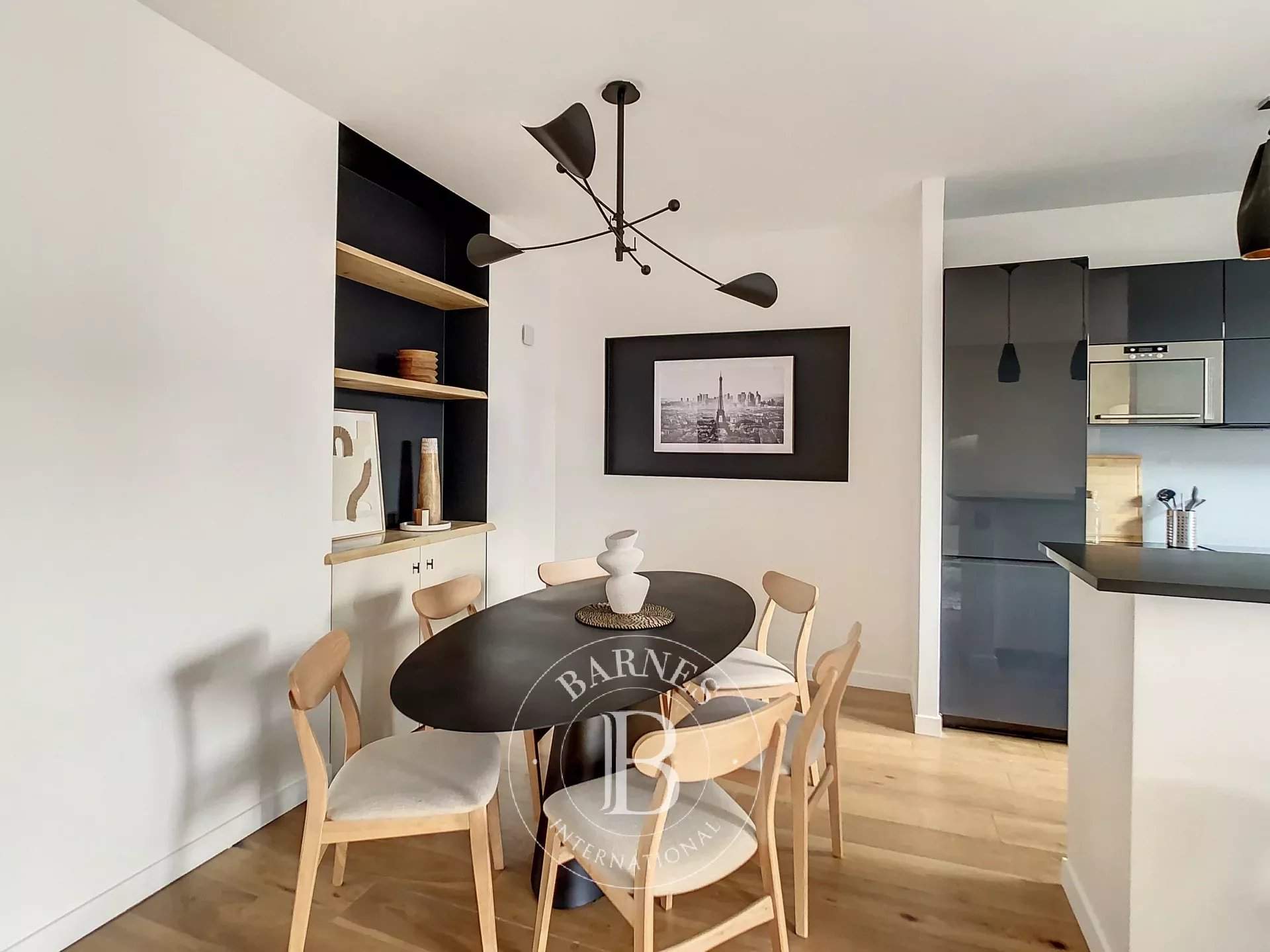 Paris  - Appartement 3 Pi&egrave;ces 2 Chambres - picture 2