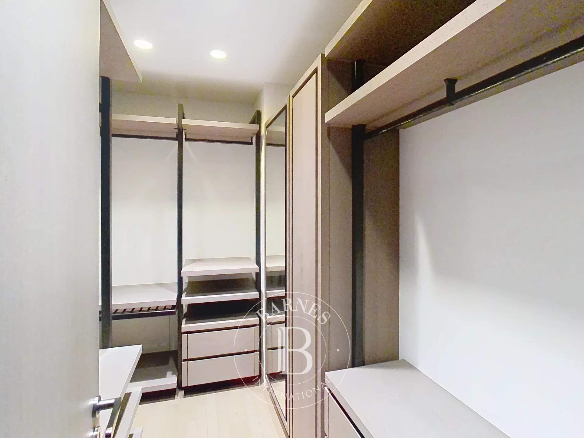 Paris  - Appartement 5 Pi&egrave;ces 3 Chambres - picture 9