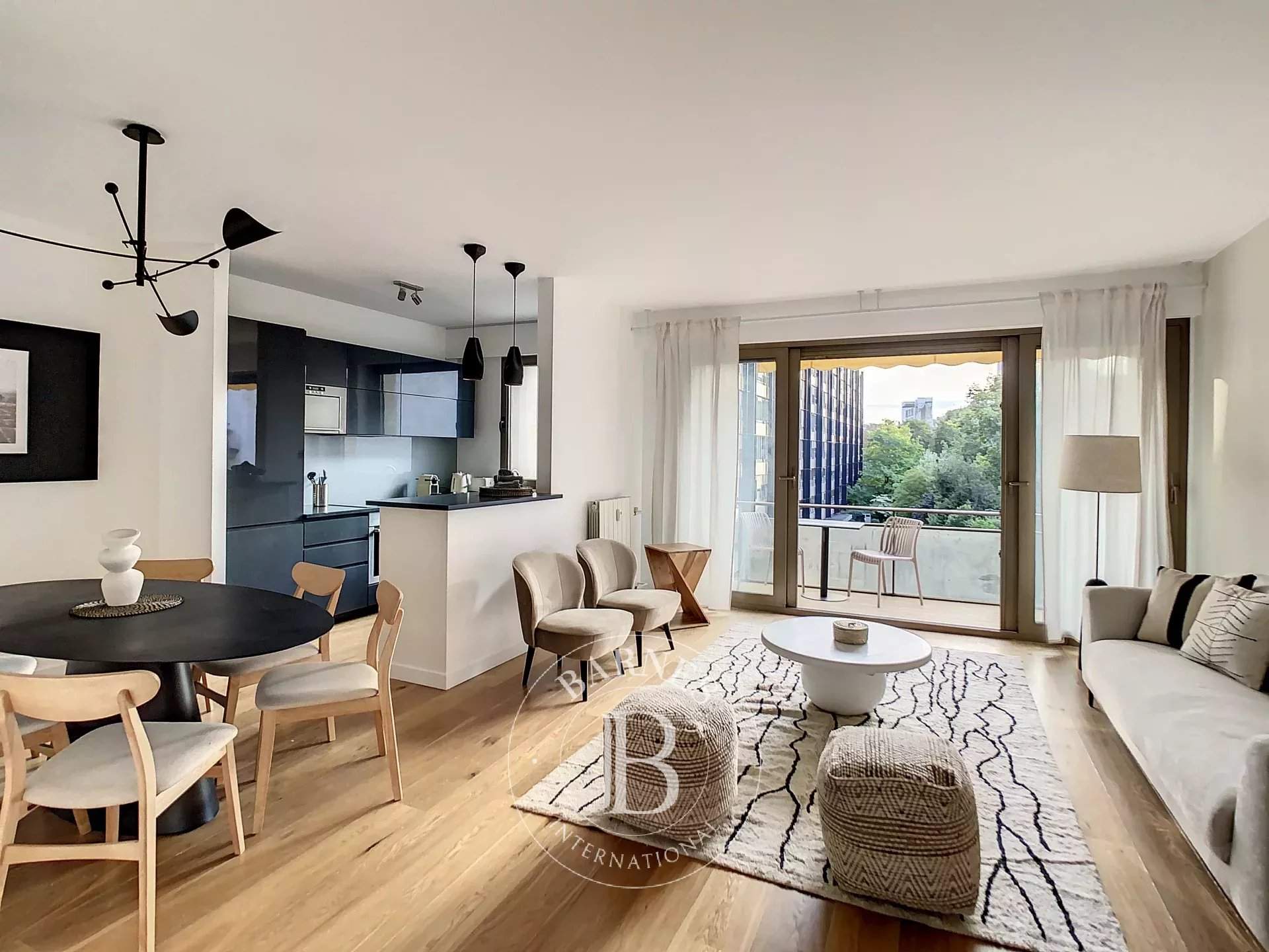 Paris  - Appartement 3 Pi&egrave;ces 2 Chambres - picture 1