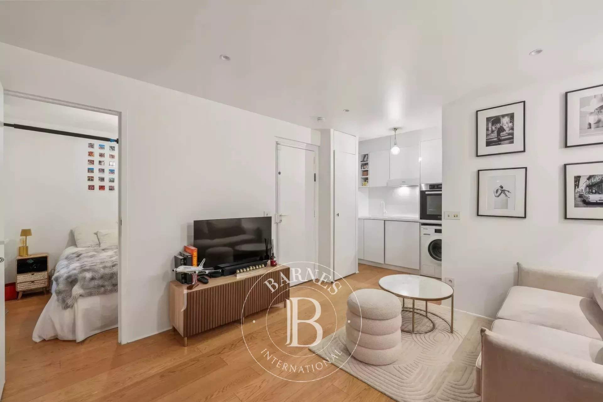 Paris  - Appartement 2 Pi&egrave;ces, 1 Chambre - picture 2