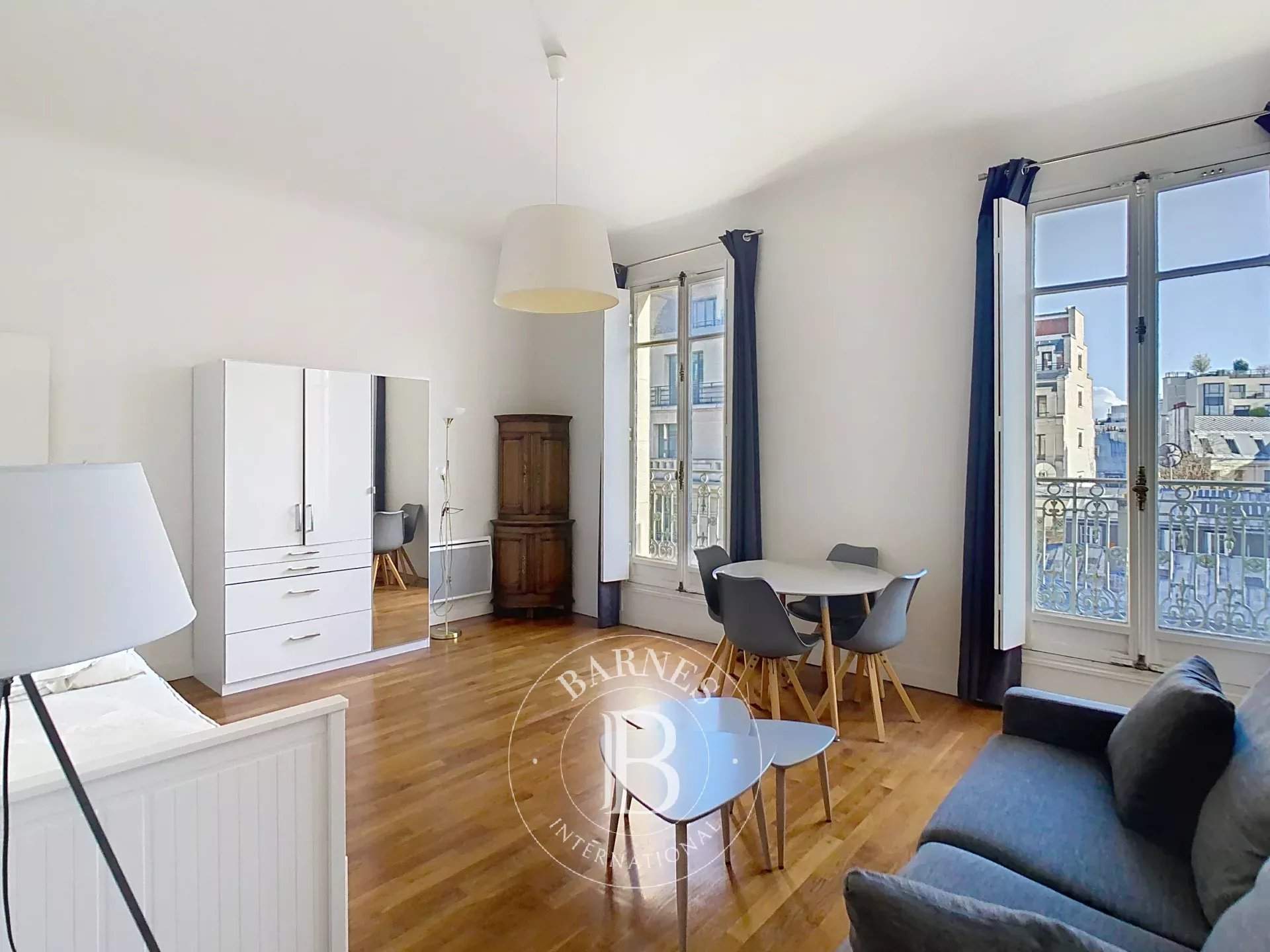 Paris  - Appartement 1 Pi&egrave;ce - picture 2