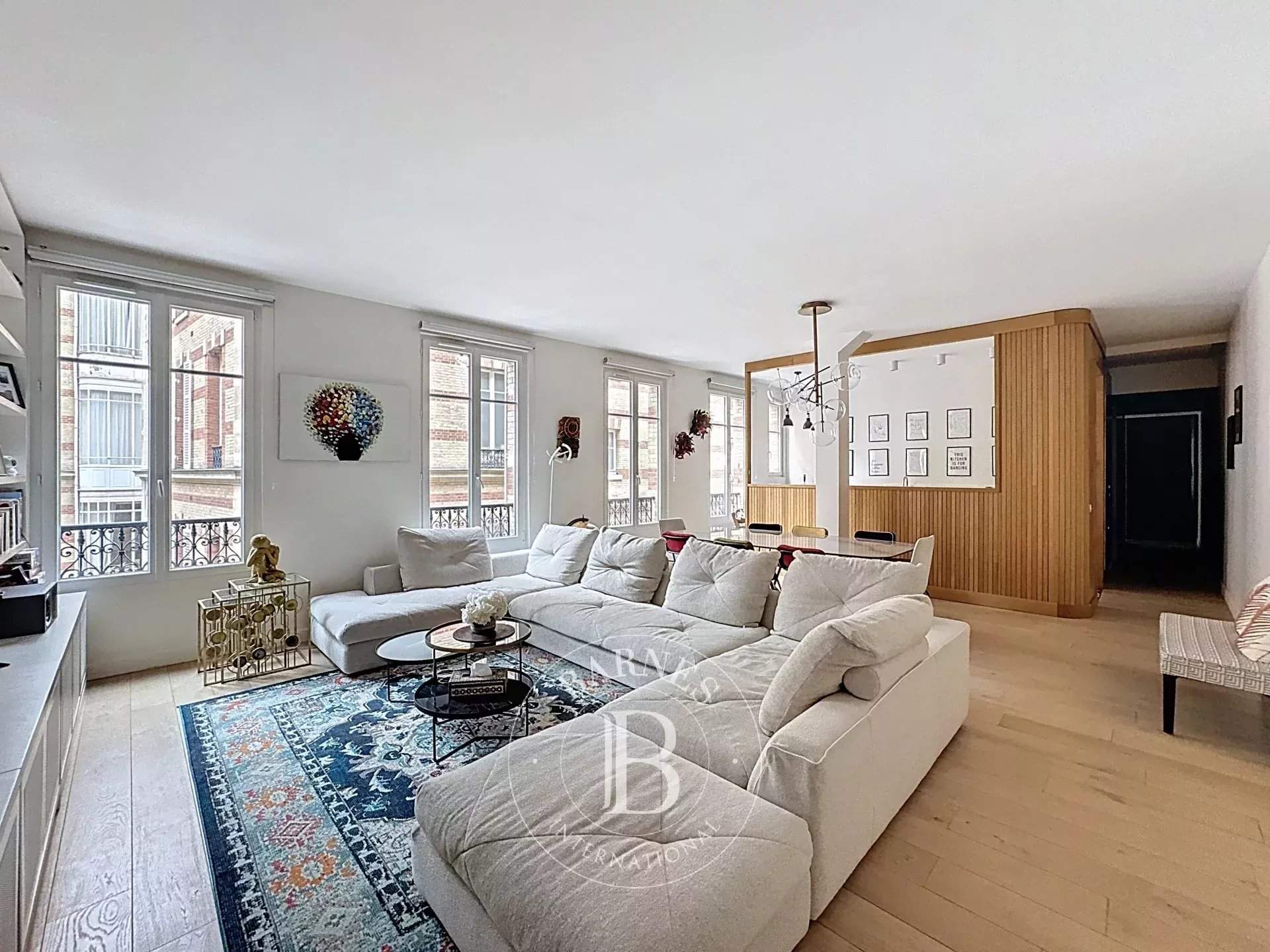 Paris  - Appartement 4 Pi&egrave;ces 3 Chambres - picture 1