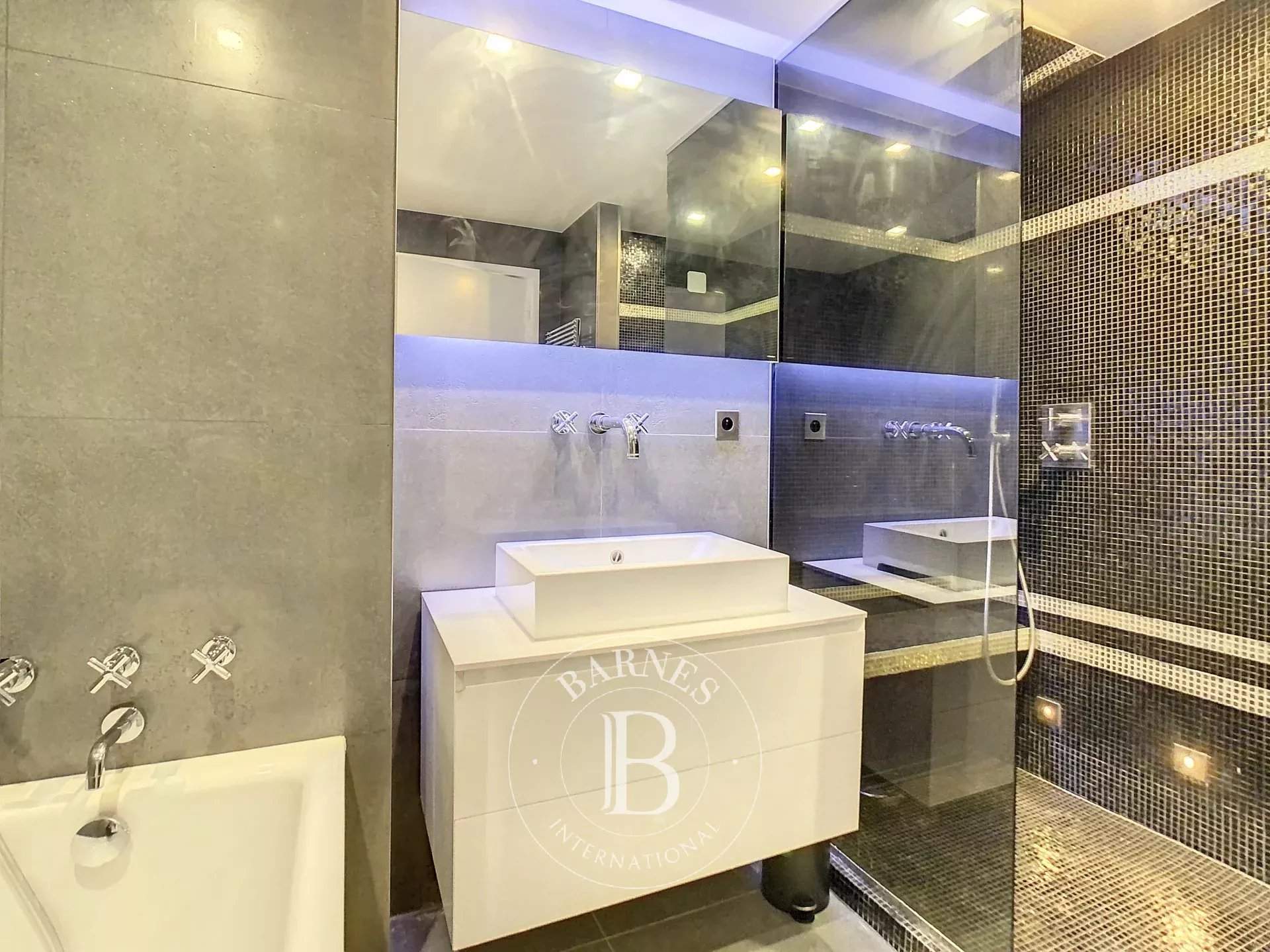 Paris  - Appartement 3 Pi&egrave;ces 2 Chambres - picture 6