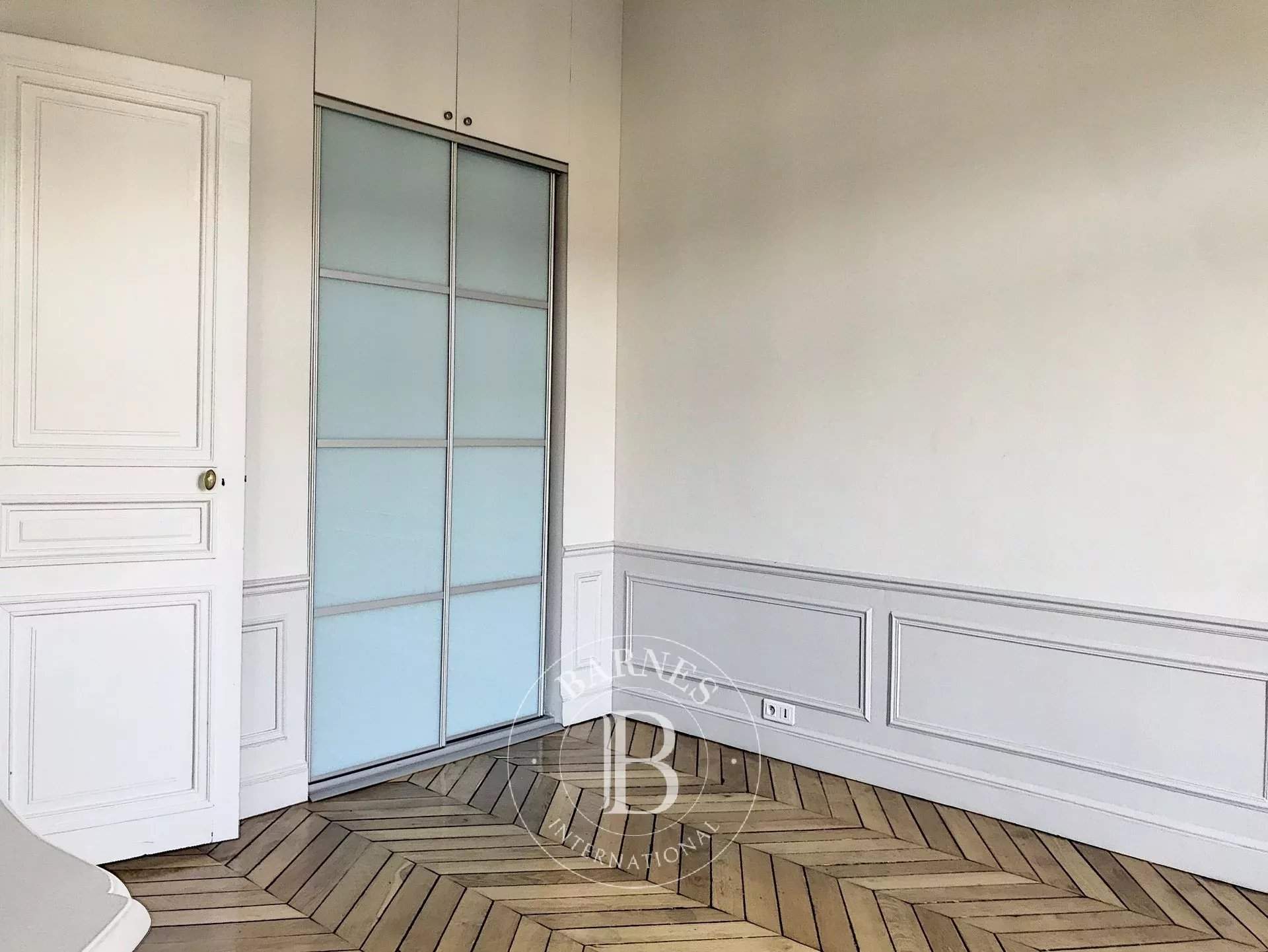 Paris  - Apartment 4 Bedrooms - picture 9