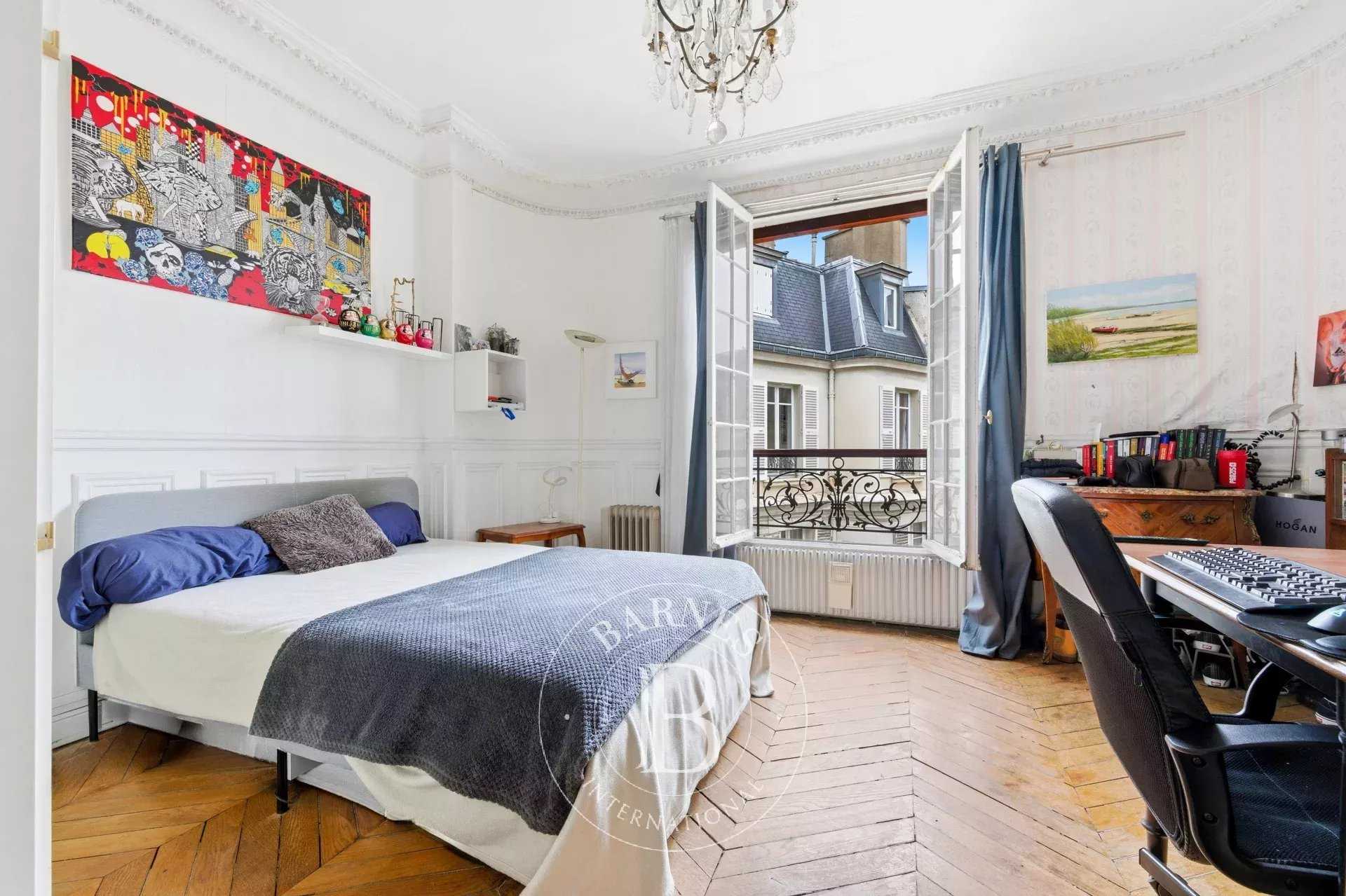 Paris  - Appartement 4 Pi&egrave;ces 3 Chambres