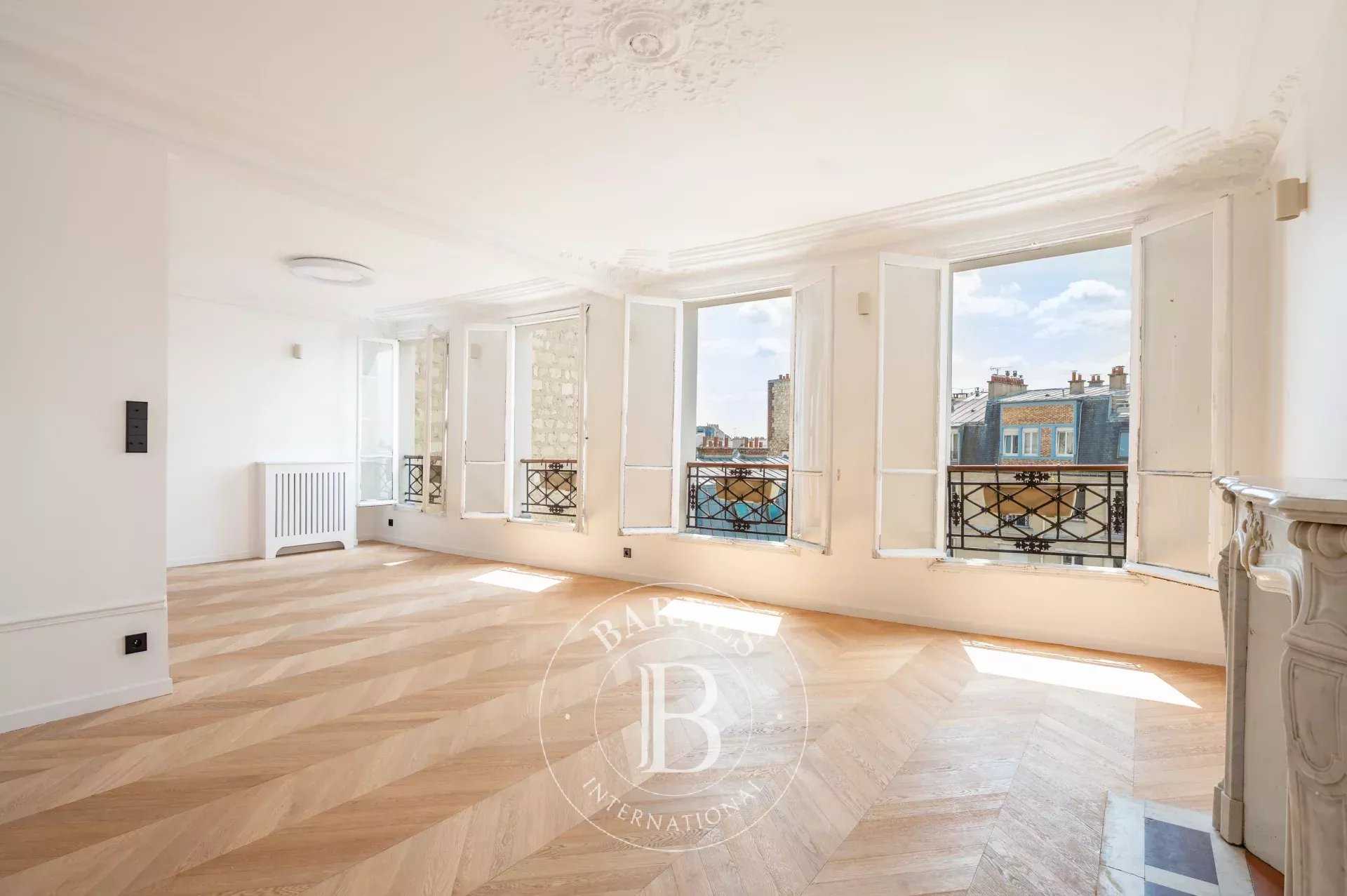 Paris  - Appartement 4 Pièces 3 Chambres