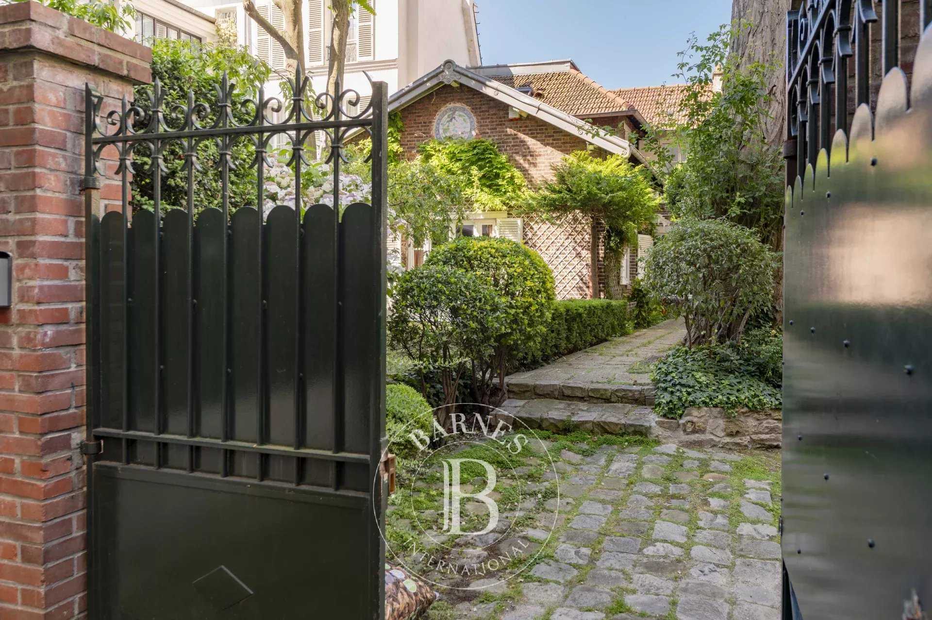 Paris  - House 4 Bedrooms