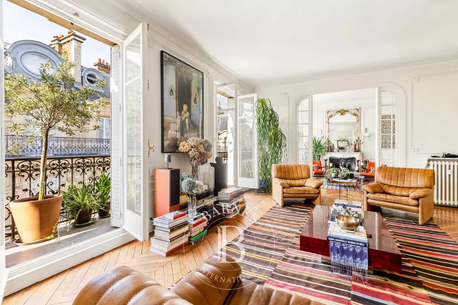 Paris  - Apartment 4 Bedrooms