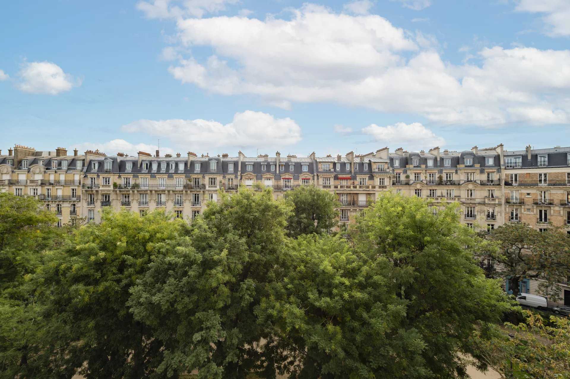 Paris  - Appartement 4 Pièces 2 Chambres