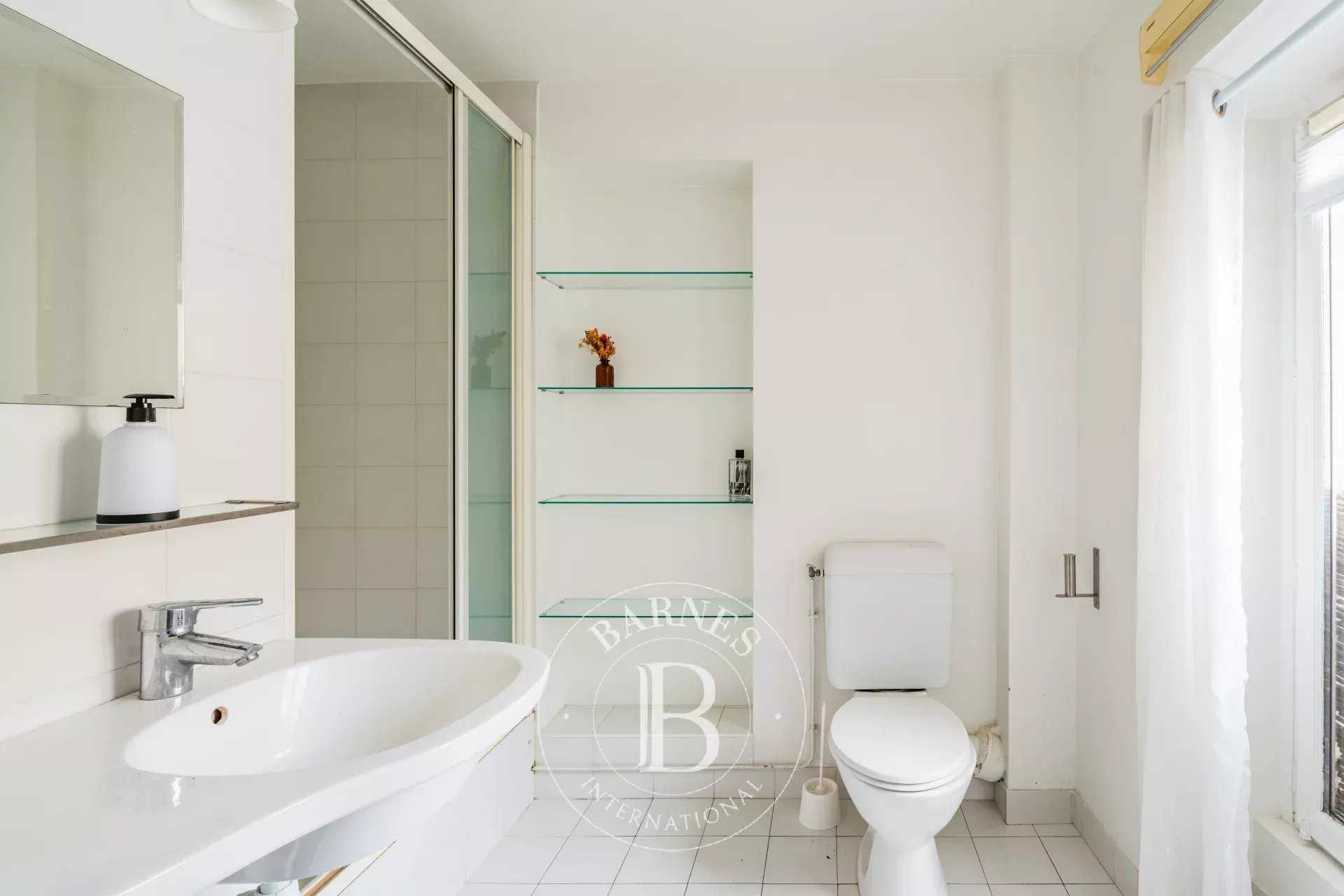 Paris  - Appartement 2 Pièces, 1 Chambre