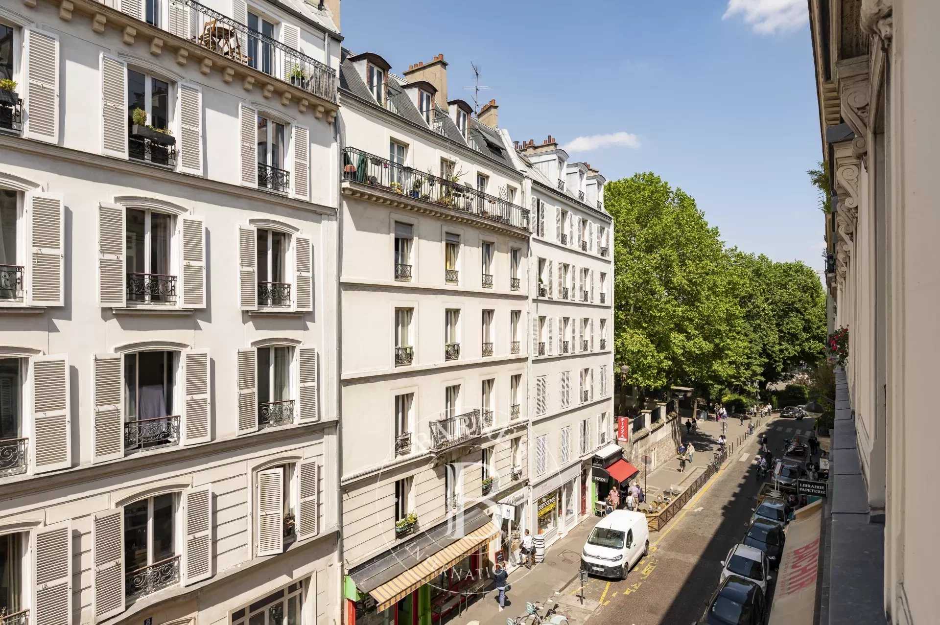 Paris  - Appartement 4 Pièces 2 Chambres