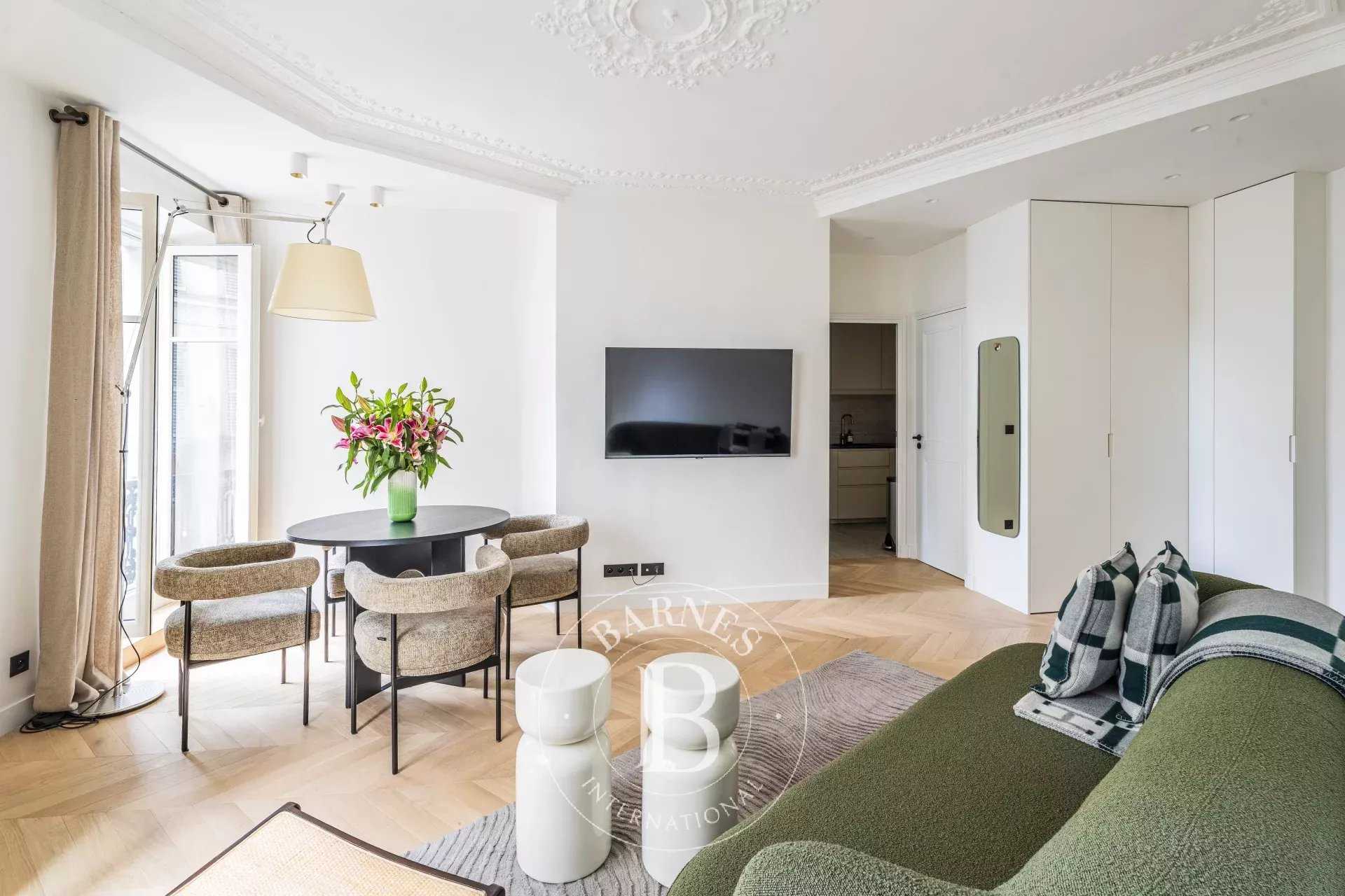 Paris  - Appartement 3 Pièces 2 Chambres