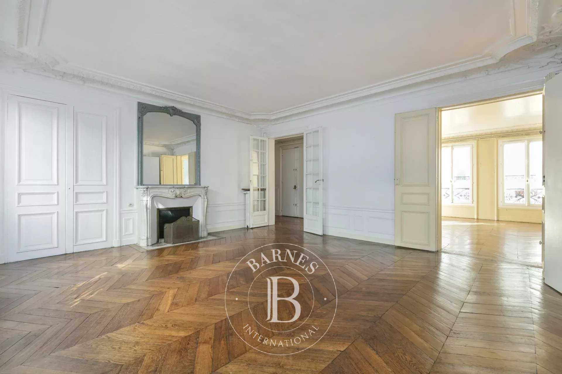 Paris  - Apartment 4 Bedrooms