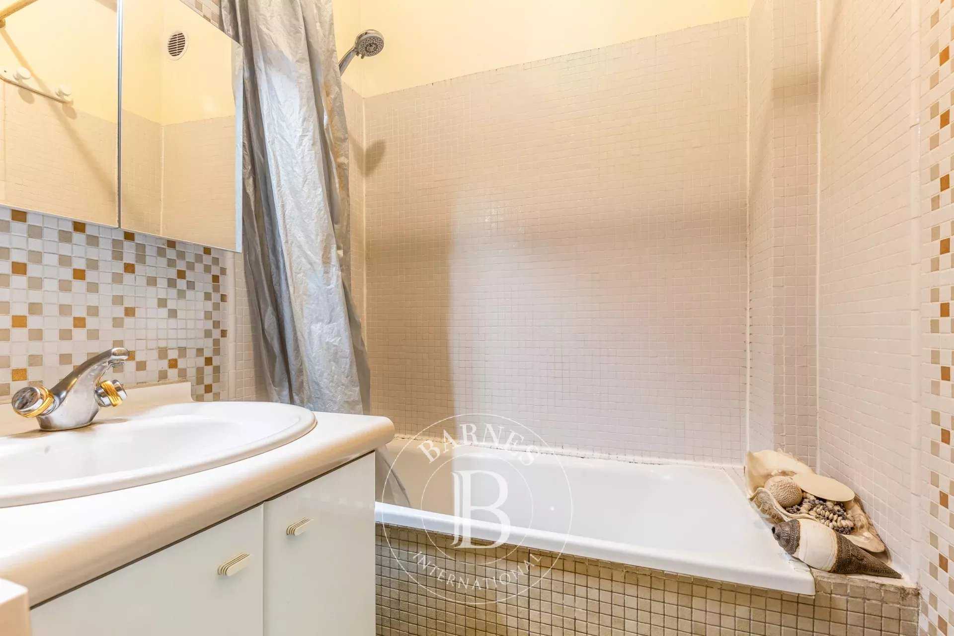 Paris  - Appartement 4 Pièces 3 Chambres