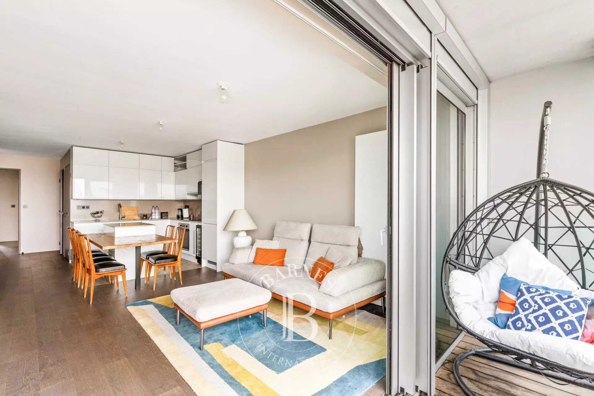 Paris  - Appartement 4 Pi&egrave;ces 3 Chambres