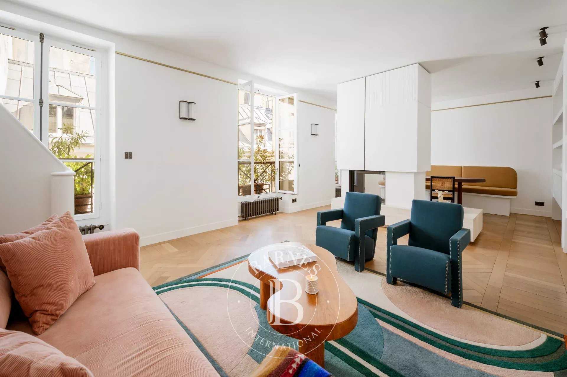Paris  - Appartement 4 Pi&egrave;ces 2 Chambres