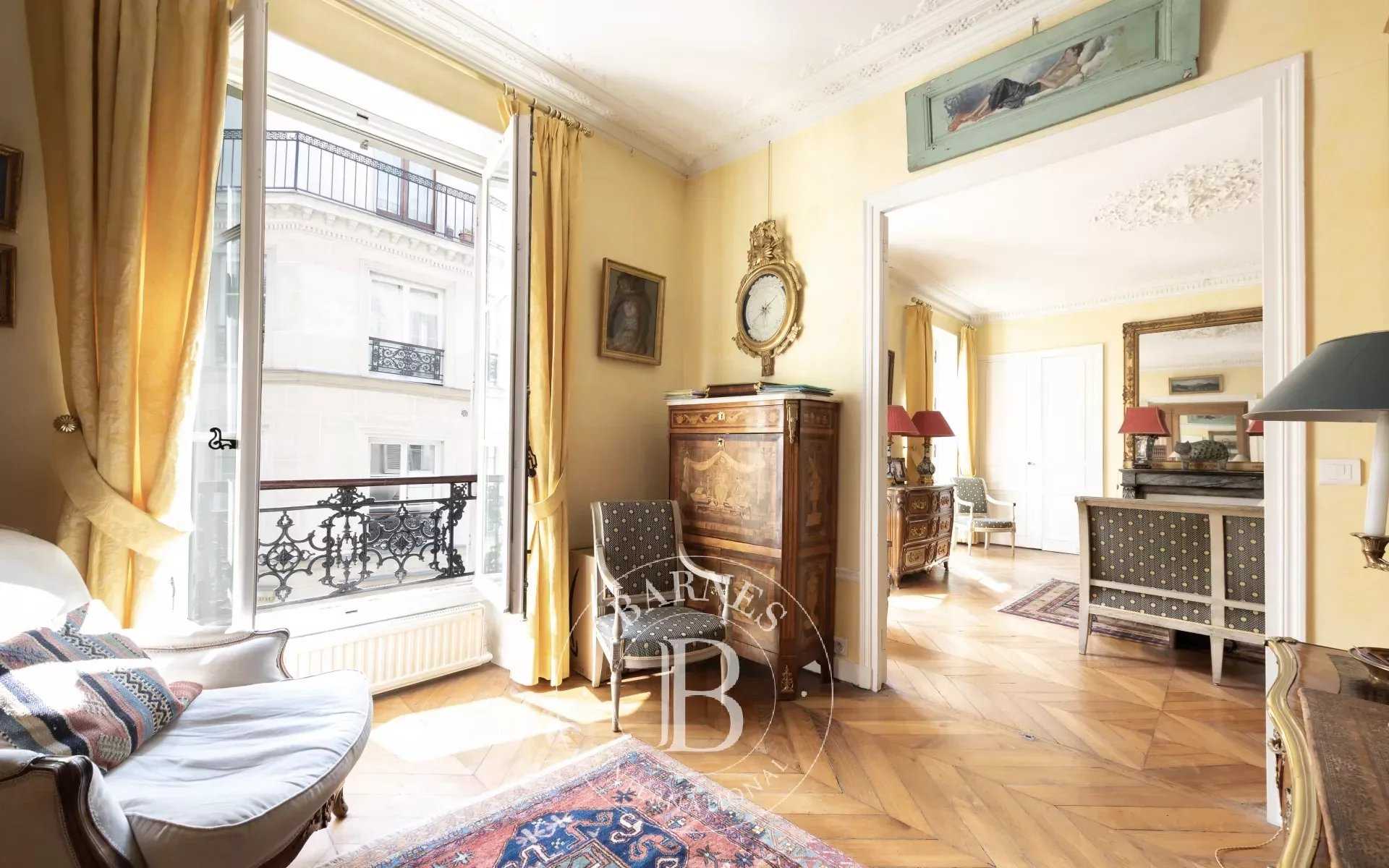 Paris  - Appartement 6 Pièces 3 Chambres