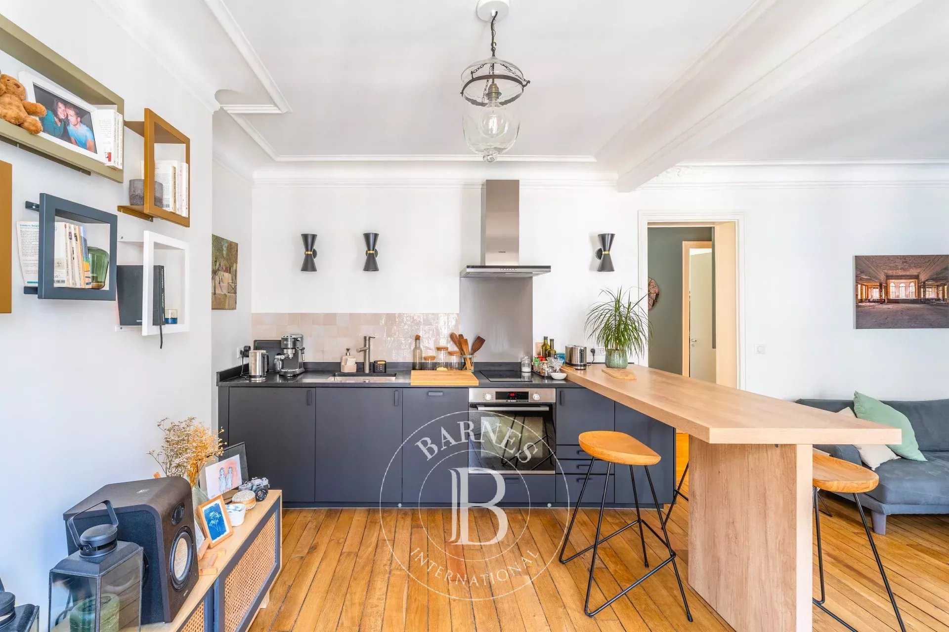 Paris  - Appartement 2 Pièces, 1 Chambre