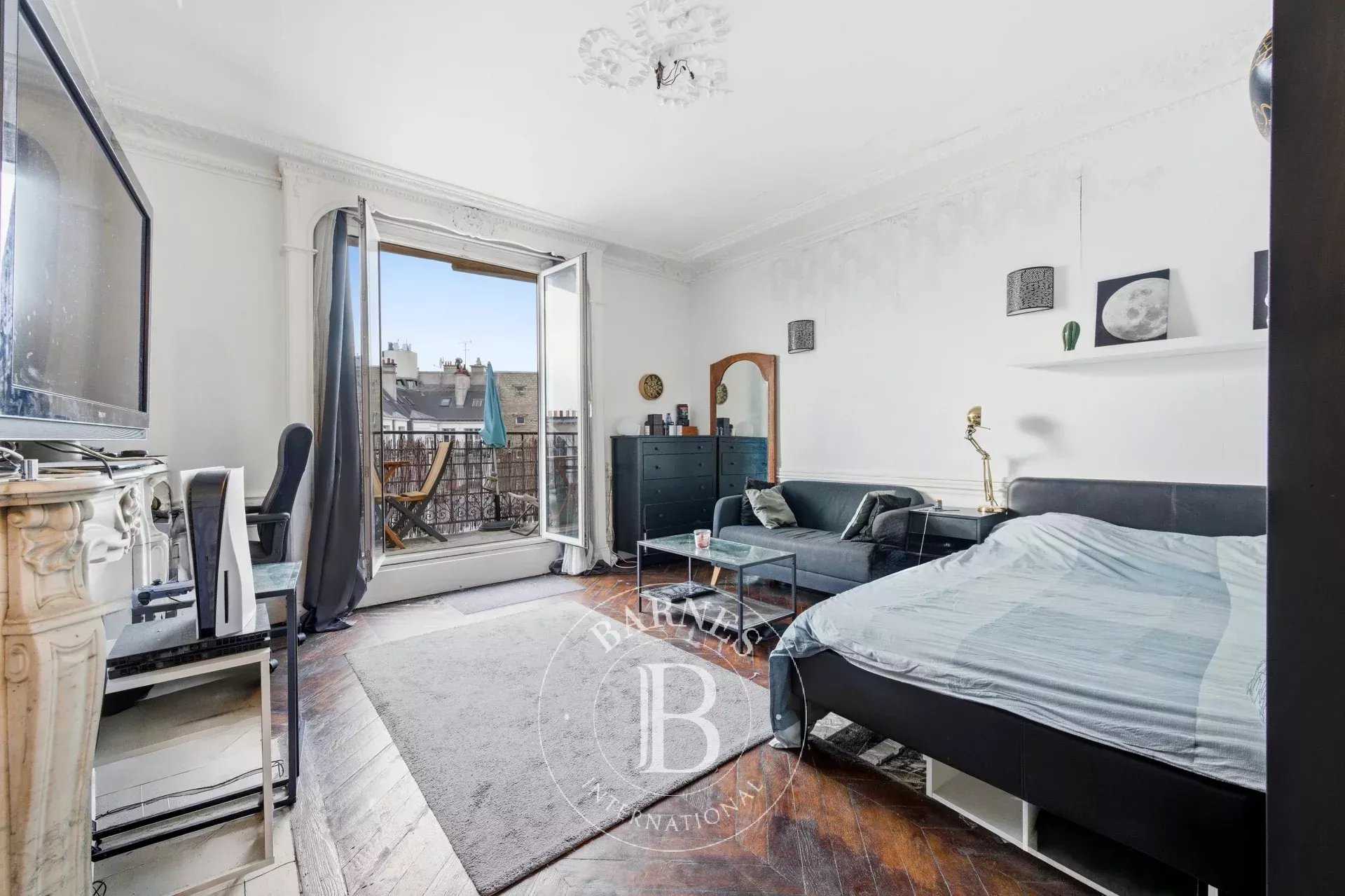 Paris  - Appartement 4 Pi&egrave;ces 3 Chambres