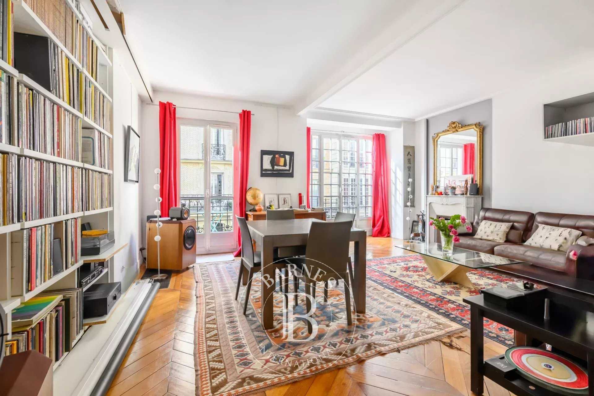 Paris  - Appartement 4 Pièces 2 Chambres