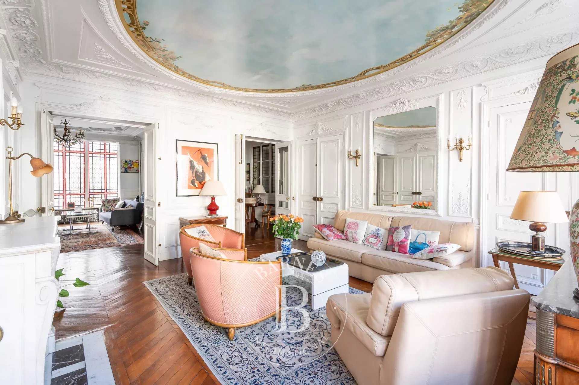 Paris  - Apartment 4 Bedrooms
