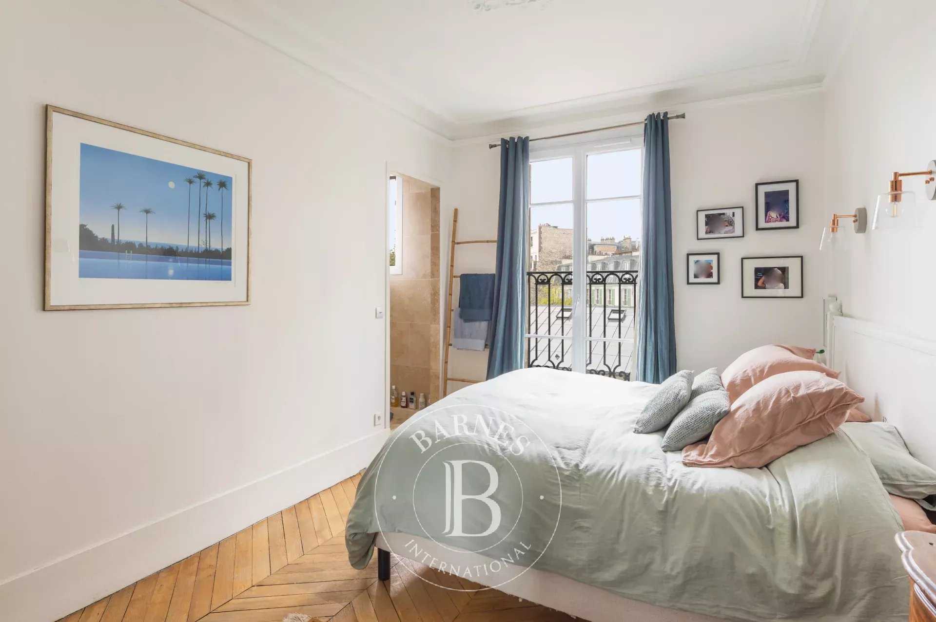 Paris  - Appartement 4 Pièces 2 Chambres