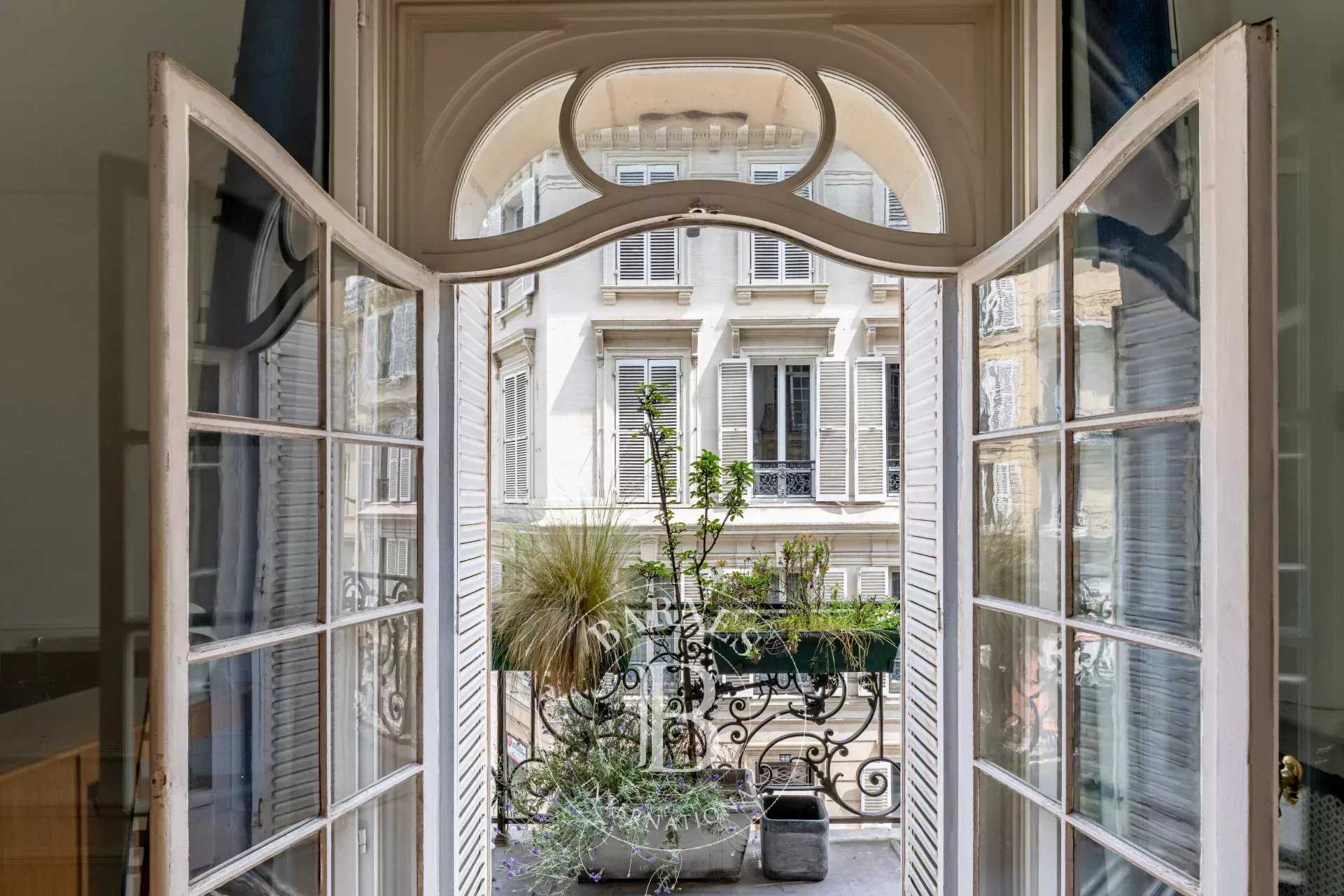 Paris  - Appartement 7 Pi&egrave;ces 4 Chambres