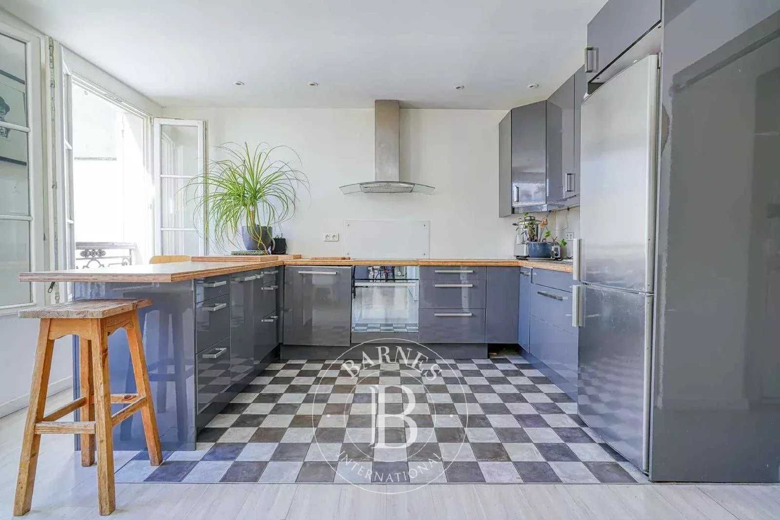 Paris  - Appartement 2 Pi&egrave;ces, 1 Chambre
