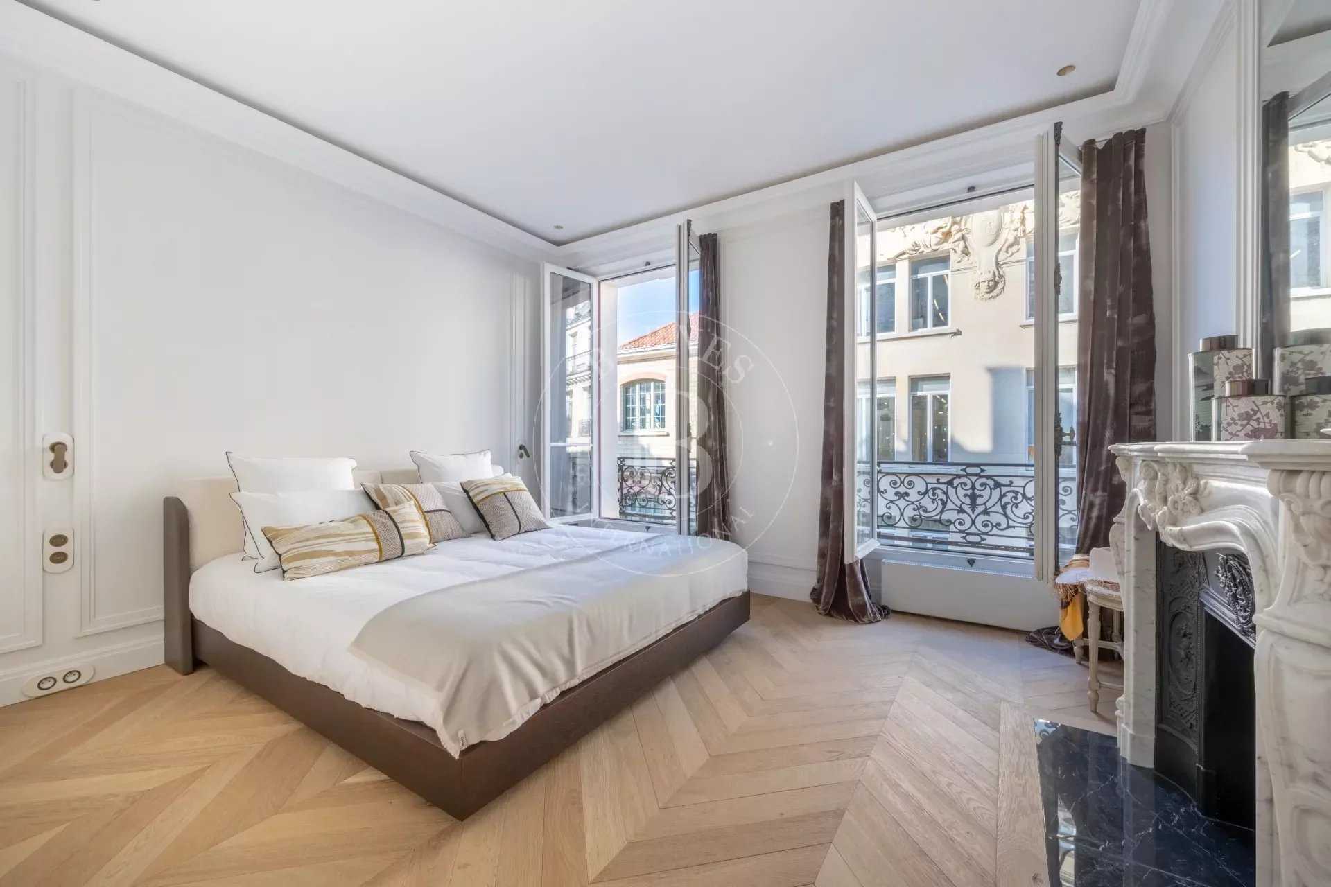 Paris  - Appartement 6 Pièces 4 Chambres