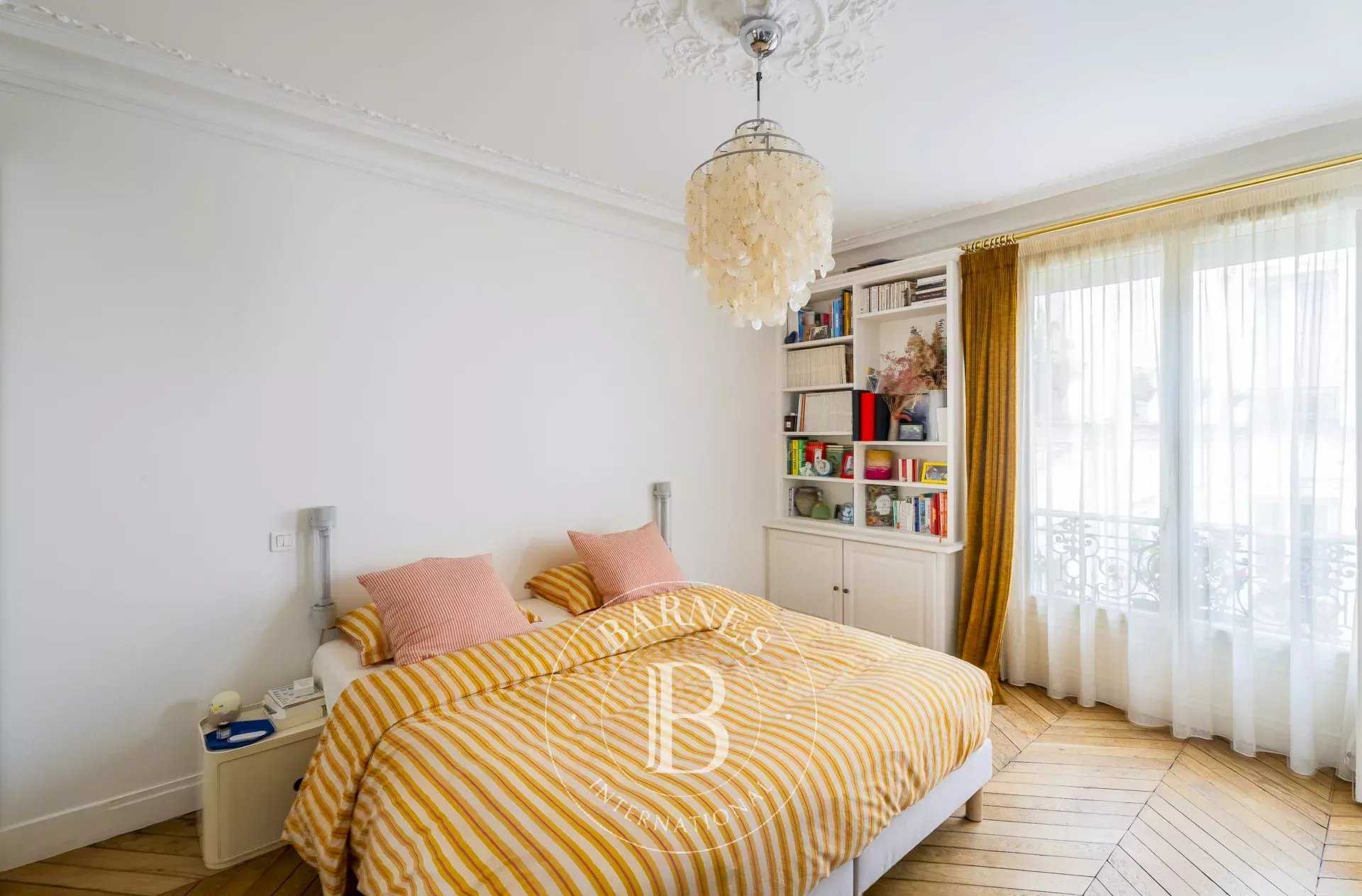 Paris  - Appartement 4 Pièces 2 Chambres