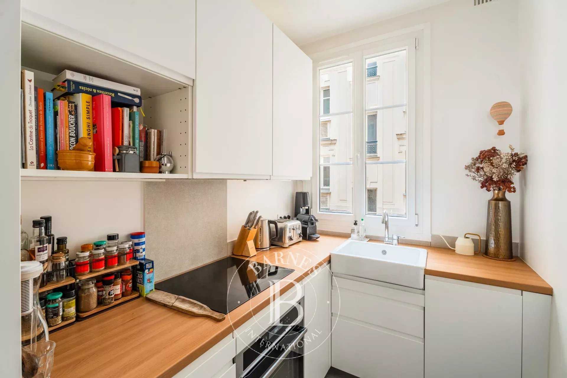 Paris  - Appartement 3 Pi&egrave;ces 2 Chambres