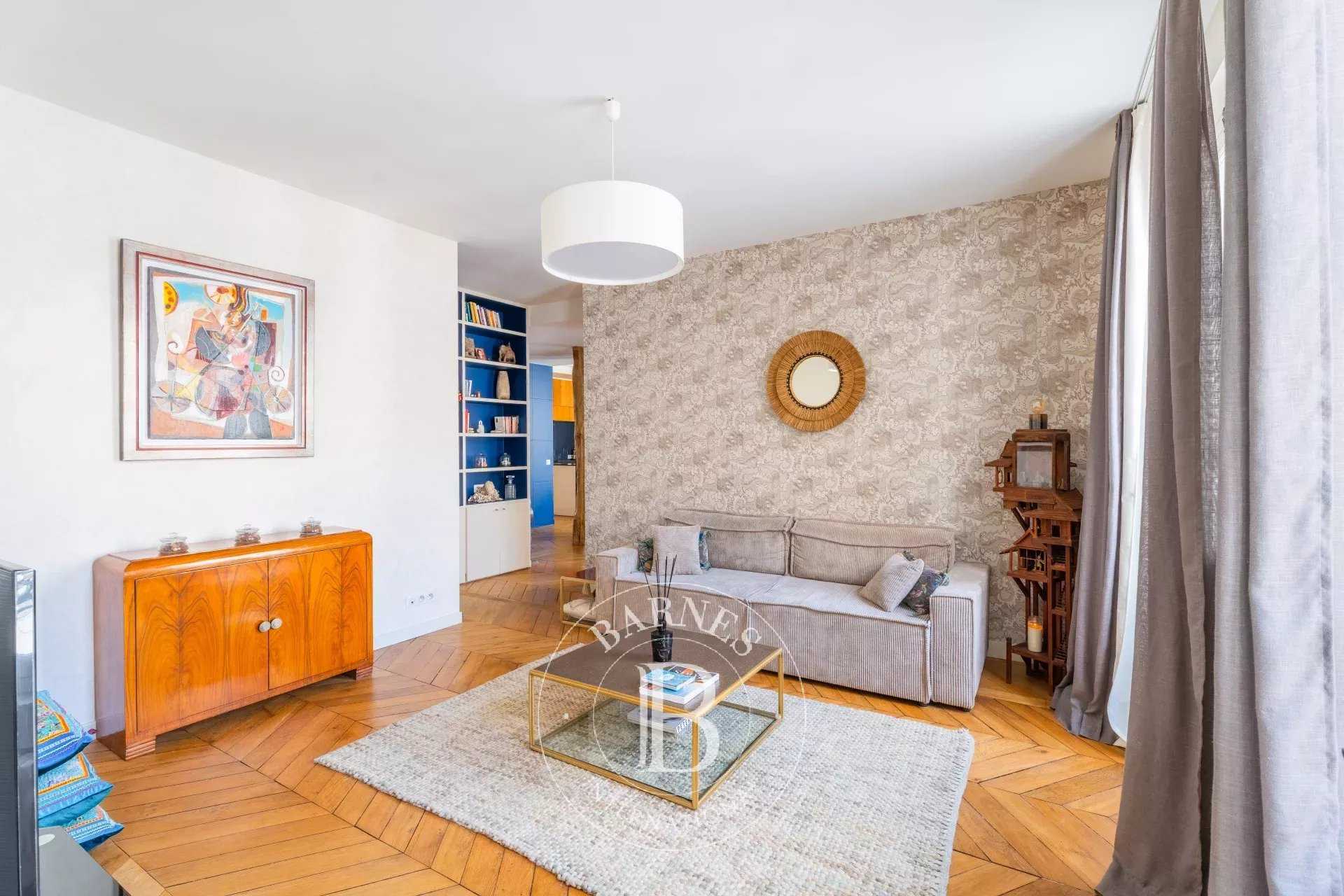 Paris  - Appartement 5 Pi&egrave;ces 3 Chambres