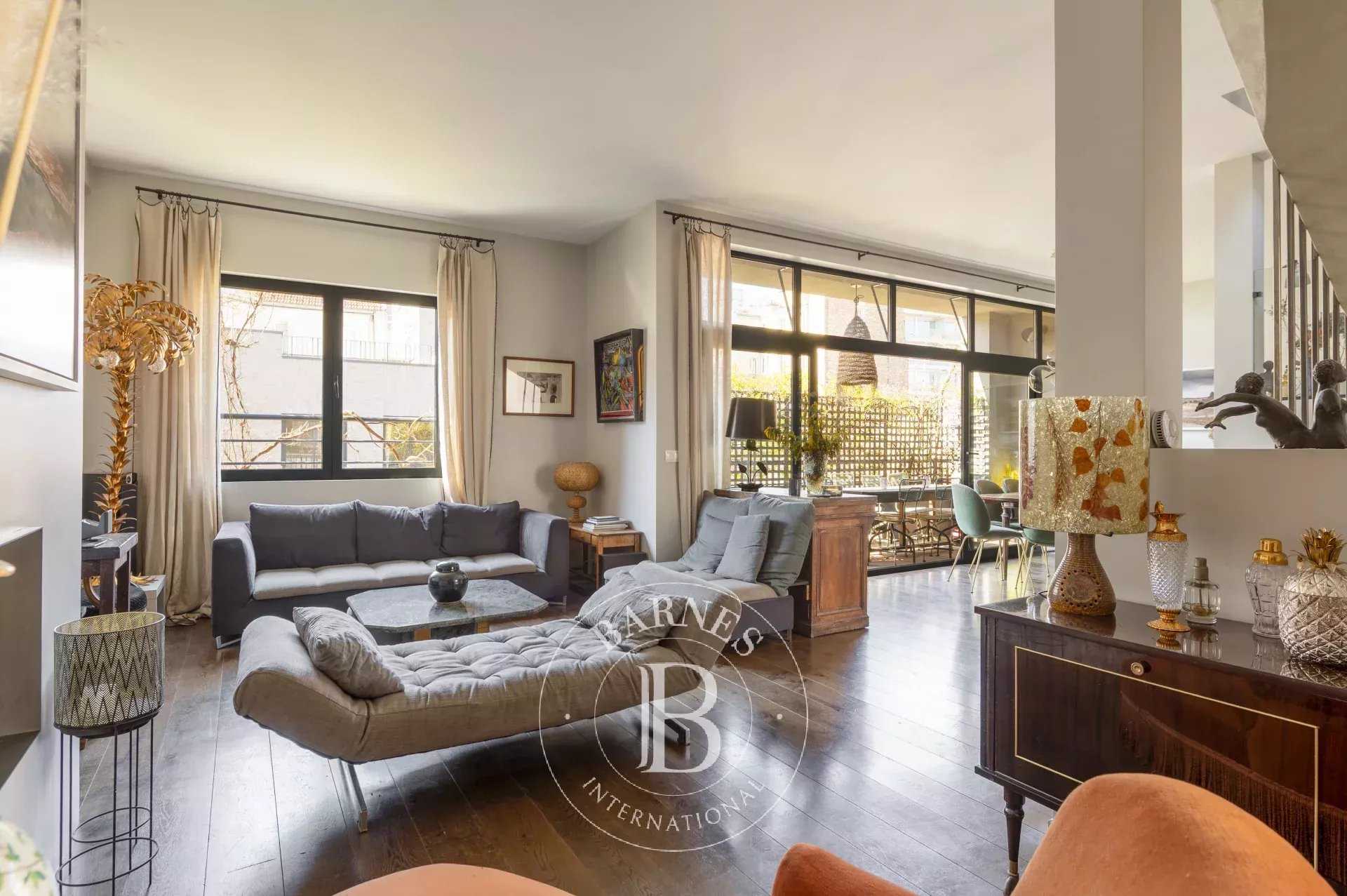 Paris  - House 6 Bedrooms