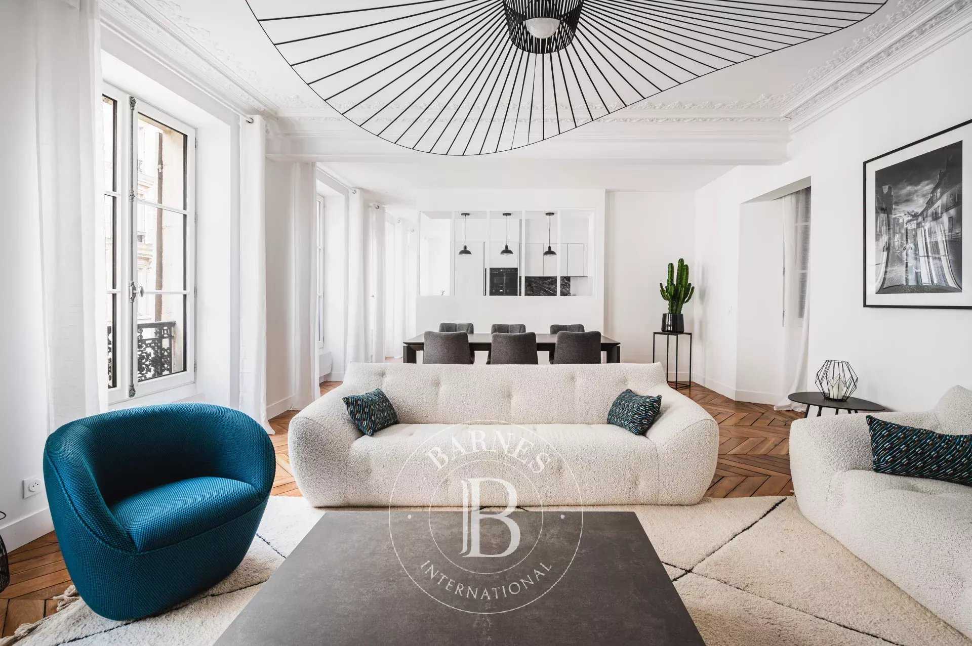 Paris  - Appartement 5 Pi&egrave;ces 2 Chambres