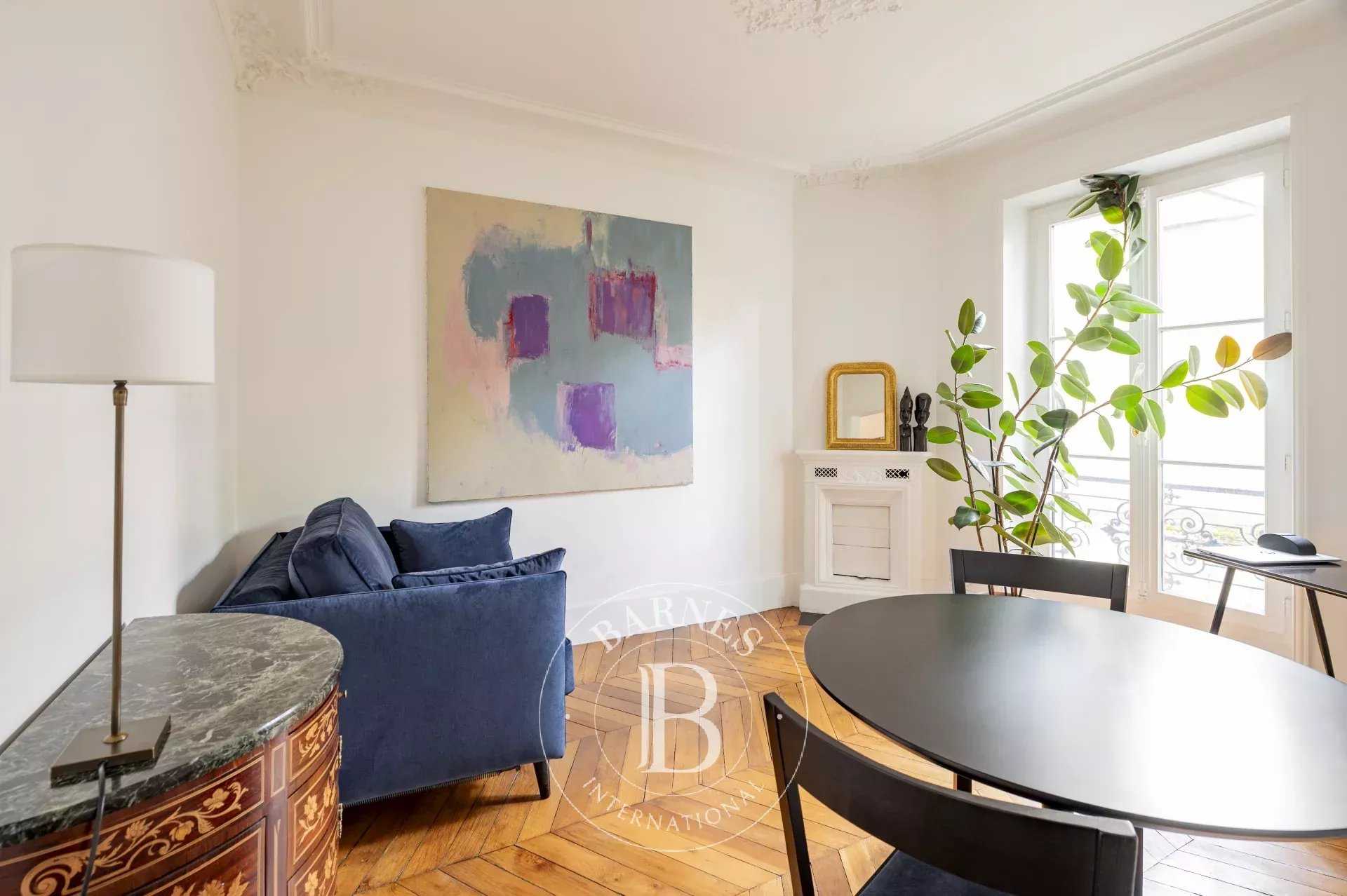 Paris  - Appartement 2 Pièces, 1 Chambre
