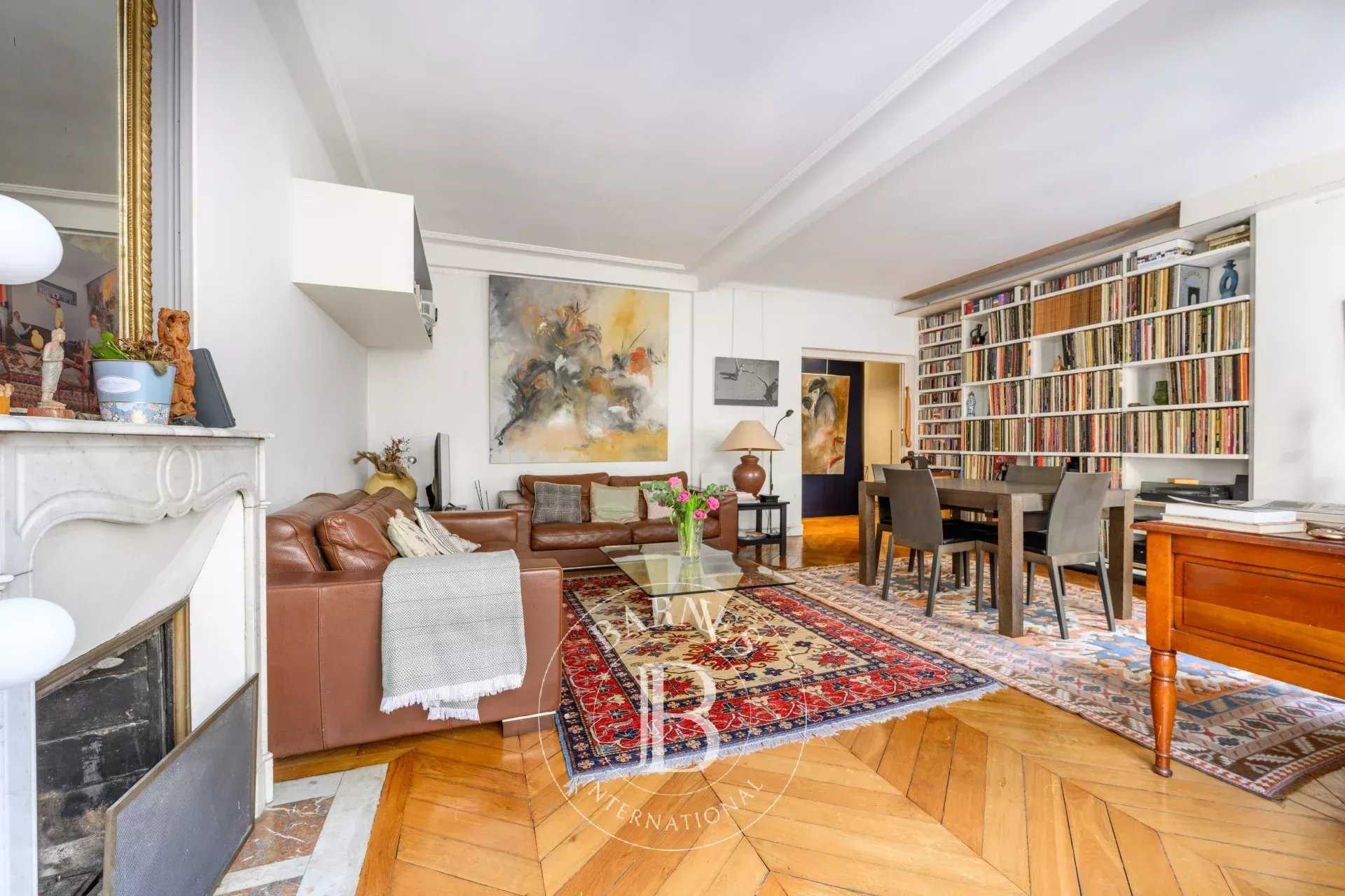 Paris  - Appartement 4 Pièces 2 Chambres