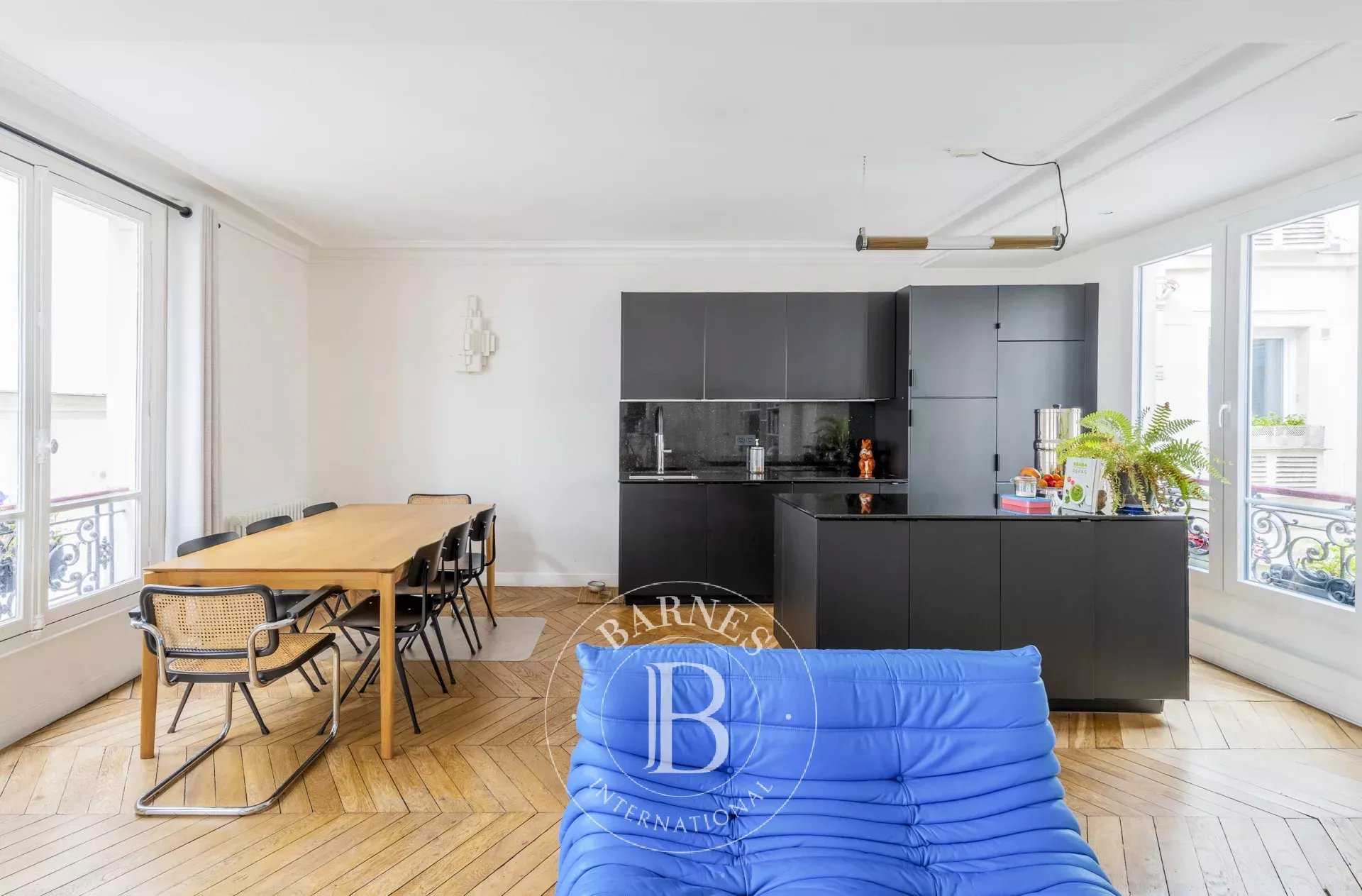 Paris  - Appartement 4 Pièces 2 Chambres