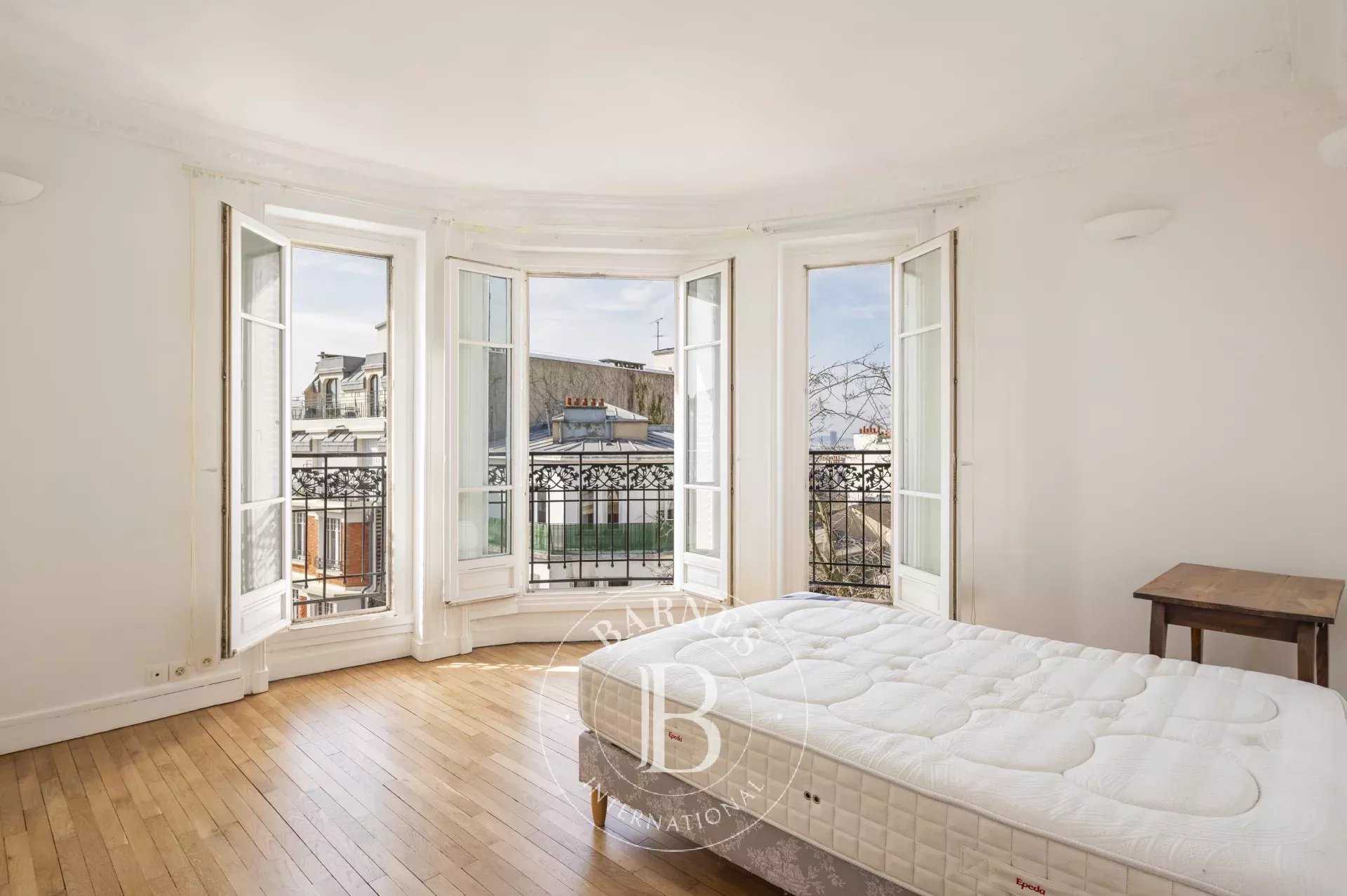 Paris  - Appartement 3 Pièces 2 Chambres