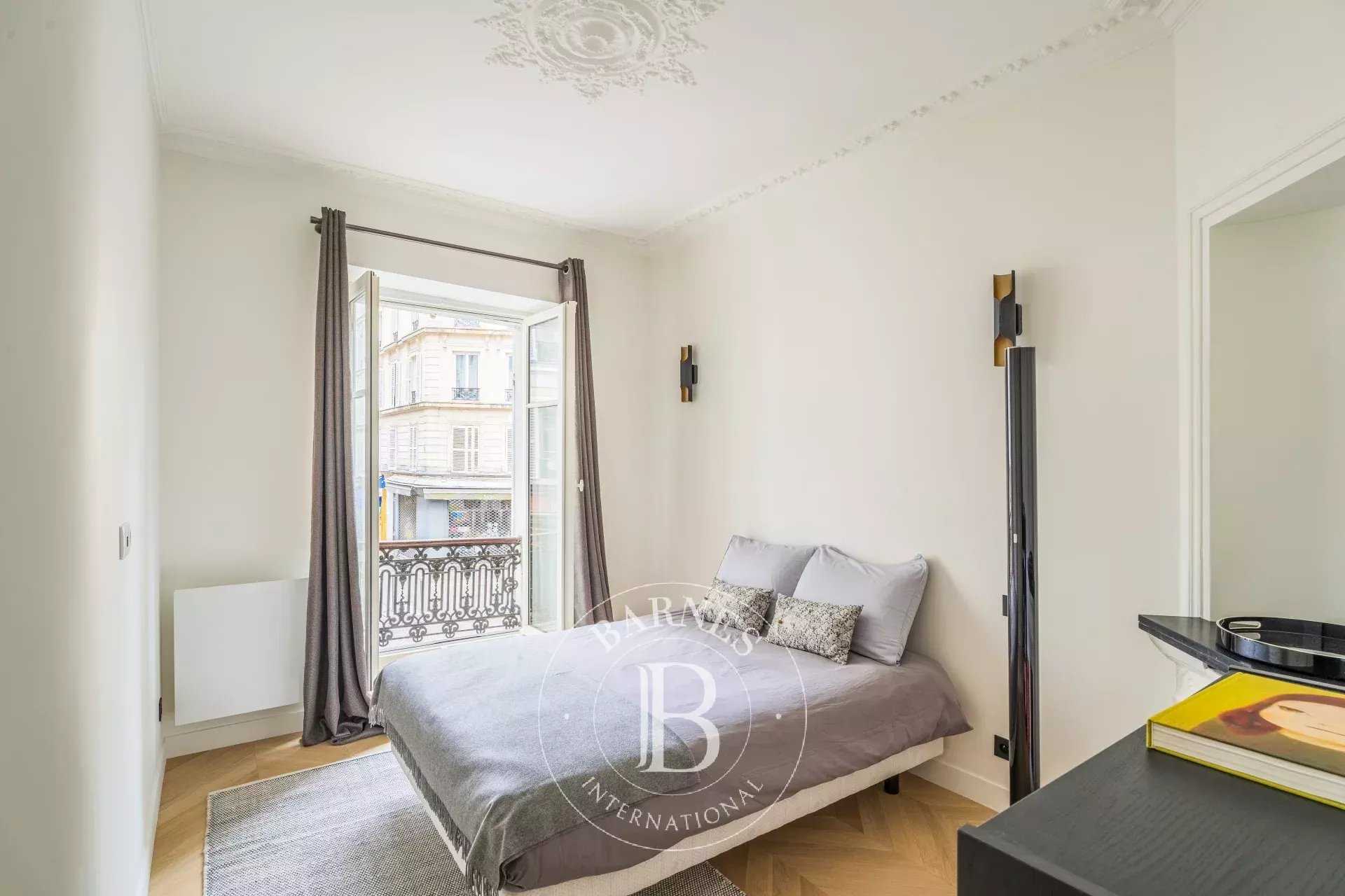 Paris  - Appartement 3 Pièces 2 Chambres