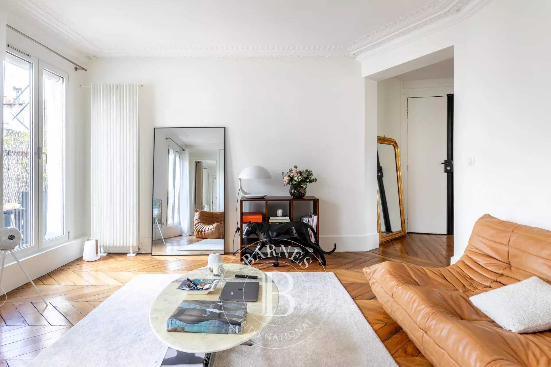 Paris  - Appartement 3 Pièces 2 Chambres
