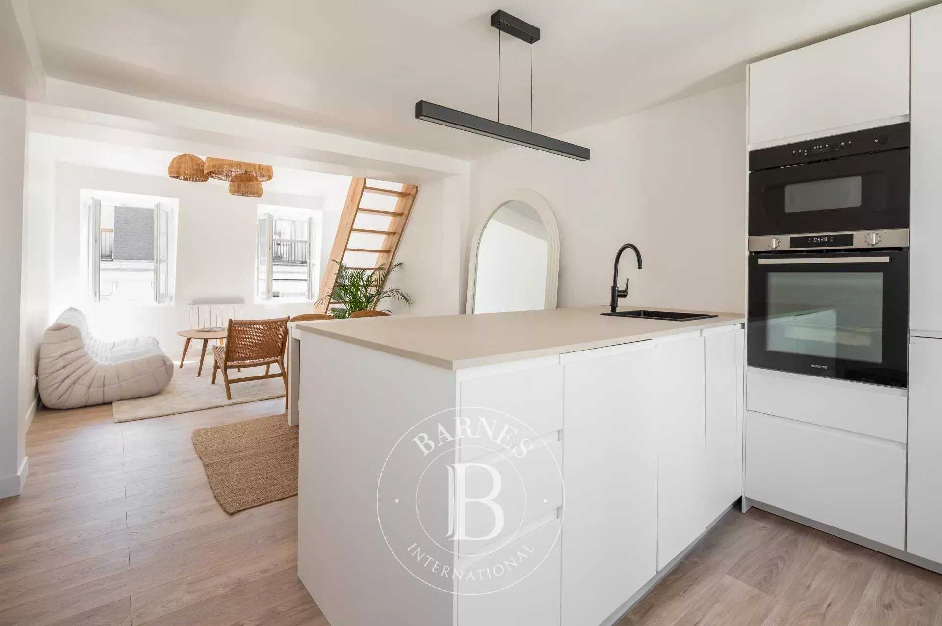 Paris  - Appartement 4 Pièces, 1 Chambre